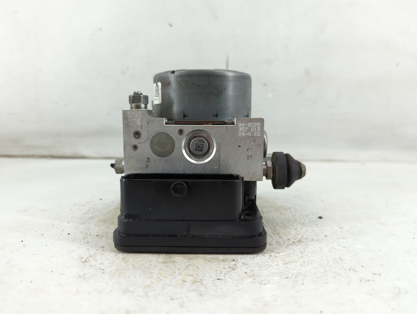 2019 Subaru Xv ABS Pump Control Module Replacement P/N:27536FL160 Fits OEM Used Auto Parts - Oemusedautoparts1.com