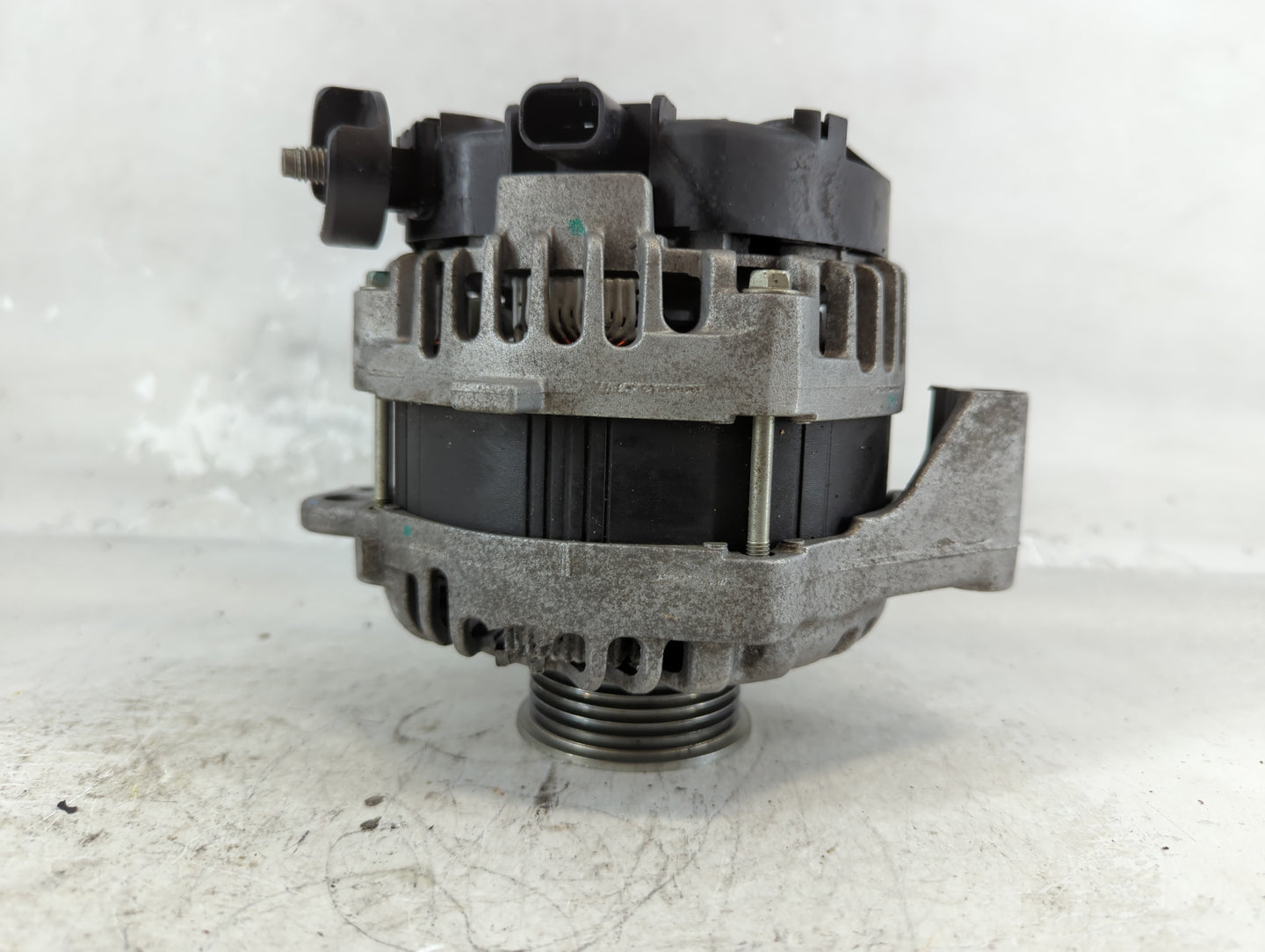 2019 Subaru Xv Alternator Replacement Generator Charging Assembly Engine OEM P/N:13534123 Fits OEM Used Auto Parts - Oemused