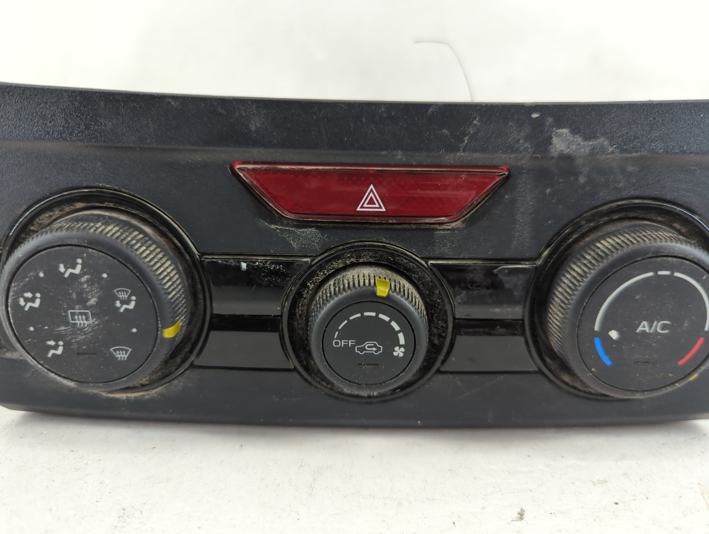 2019 Subaru Xv Climate Control Module Temperature AC/Heater Replacement P/N:72311FL500 Fits OEM Used Auto Parts - Oemusedaut