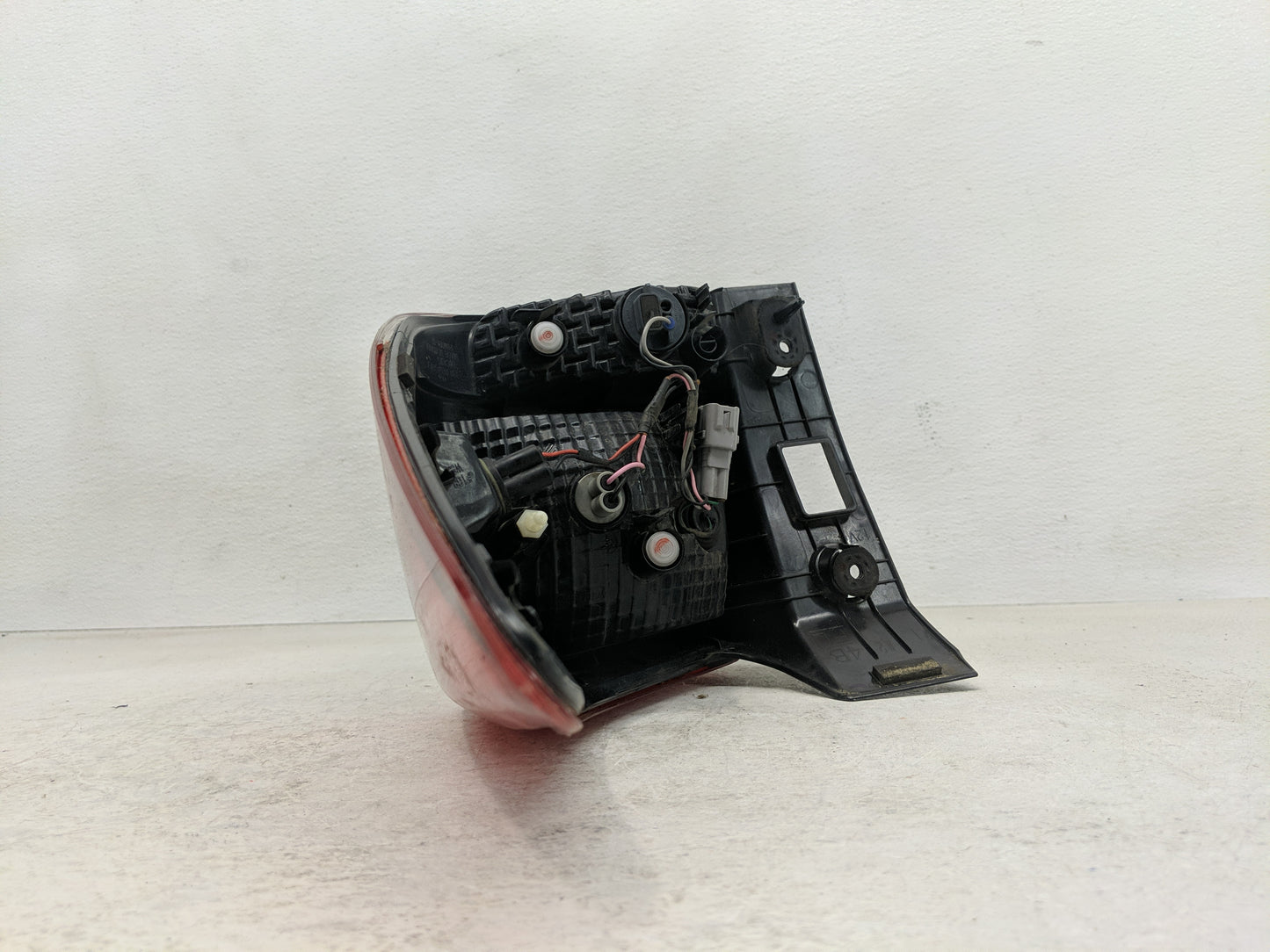 2019 Subaru Xv Tail Light Assembly Driver Left OEM P/N:84201-FL030 Fits OEM Used Auto Parts - Oemusedautoparts1.com