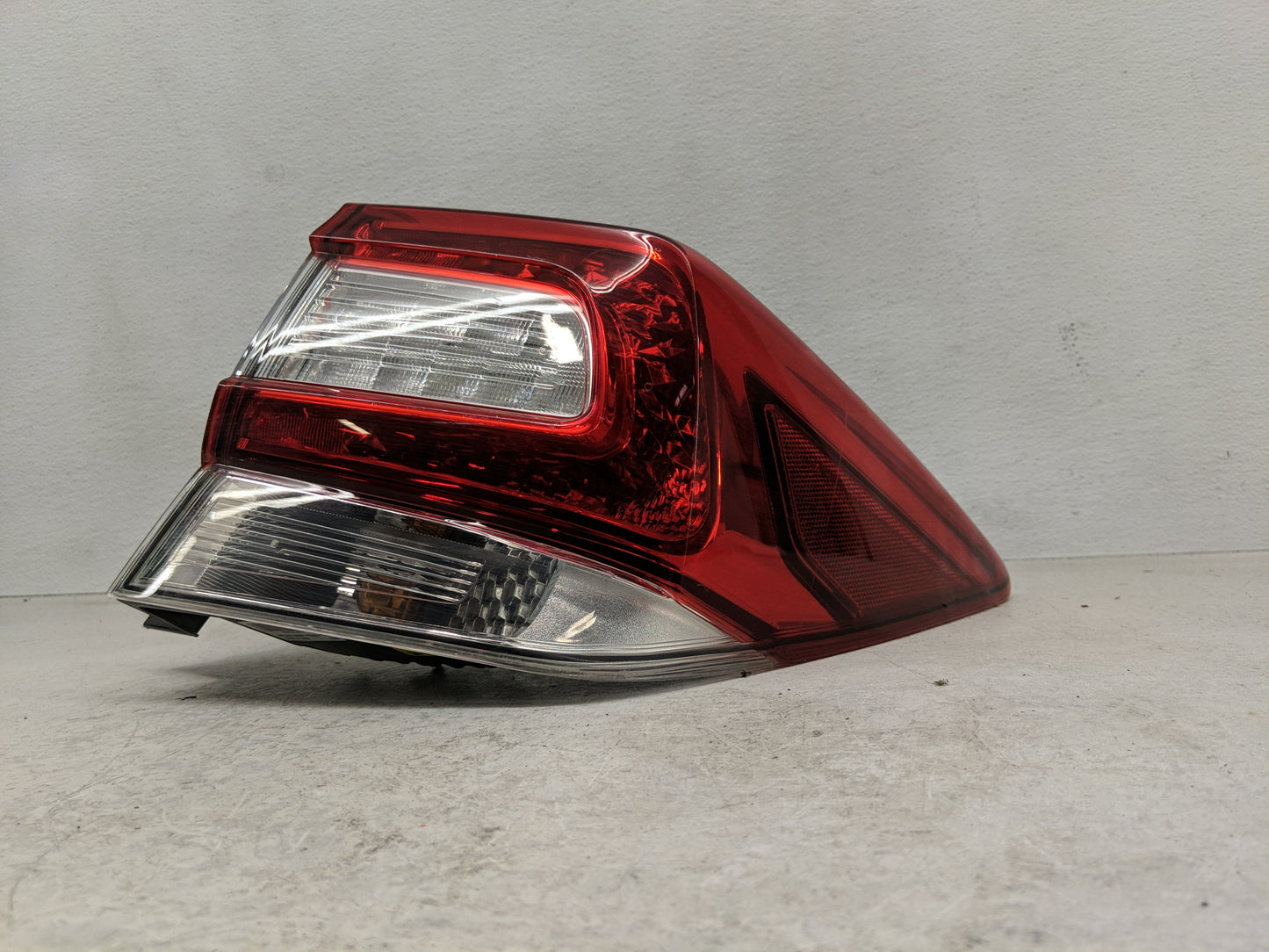 2019 Subaru Xv Tail Light Assembly Passenger Right OEM Fits OEM Used Auto Parts - Oemusedautoparts1.com