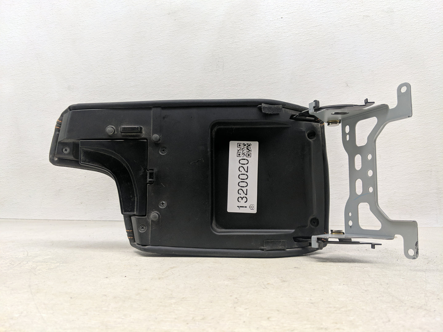 2019 Subaru Xv Center Console Armrest Cover Lid Fits OEM Used Auto Parts - Oemusedautoparts1.com