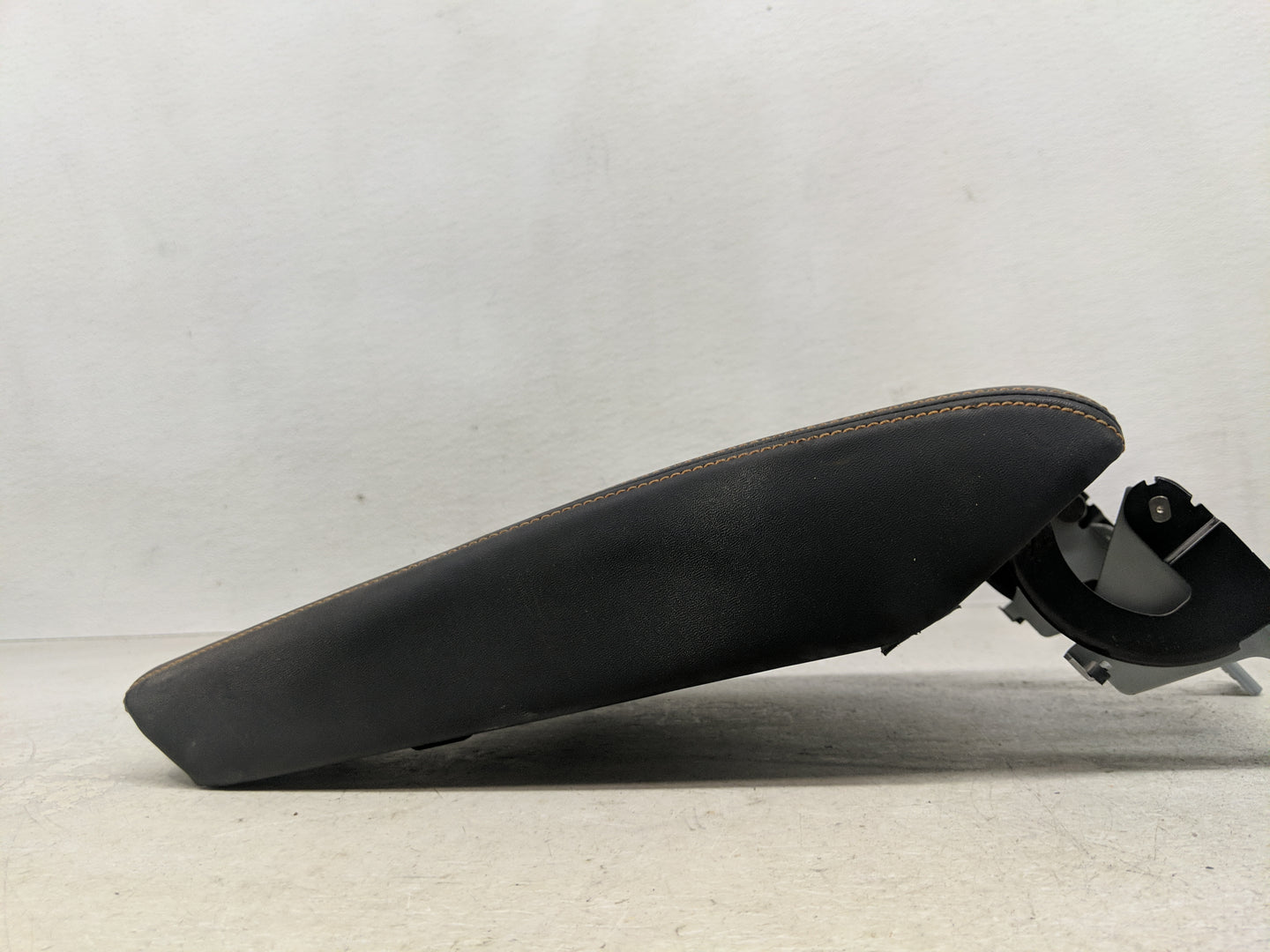 2019 Subaru Xv Center Console Armrest Cover Lid Fits OEM Used Auto Parts - Oemusedautoparts1.com