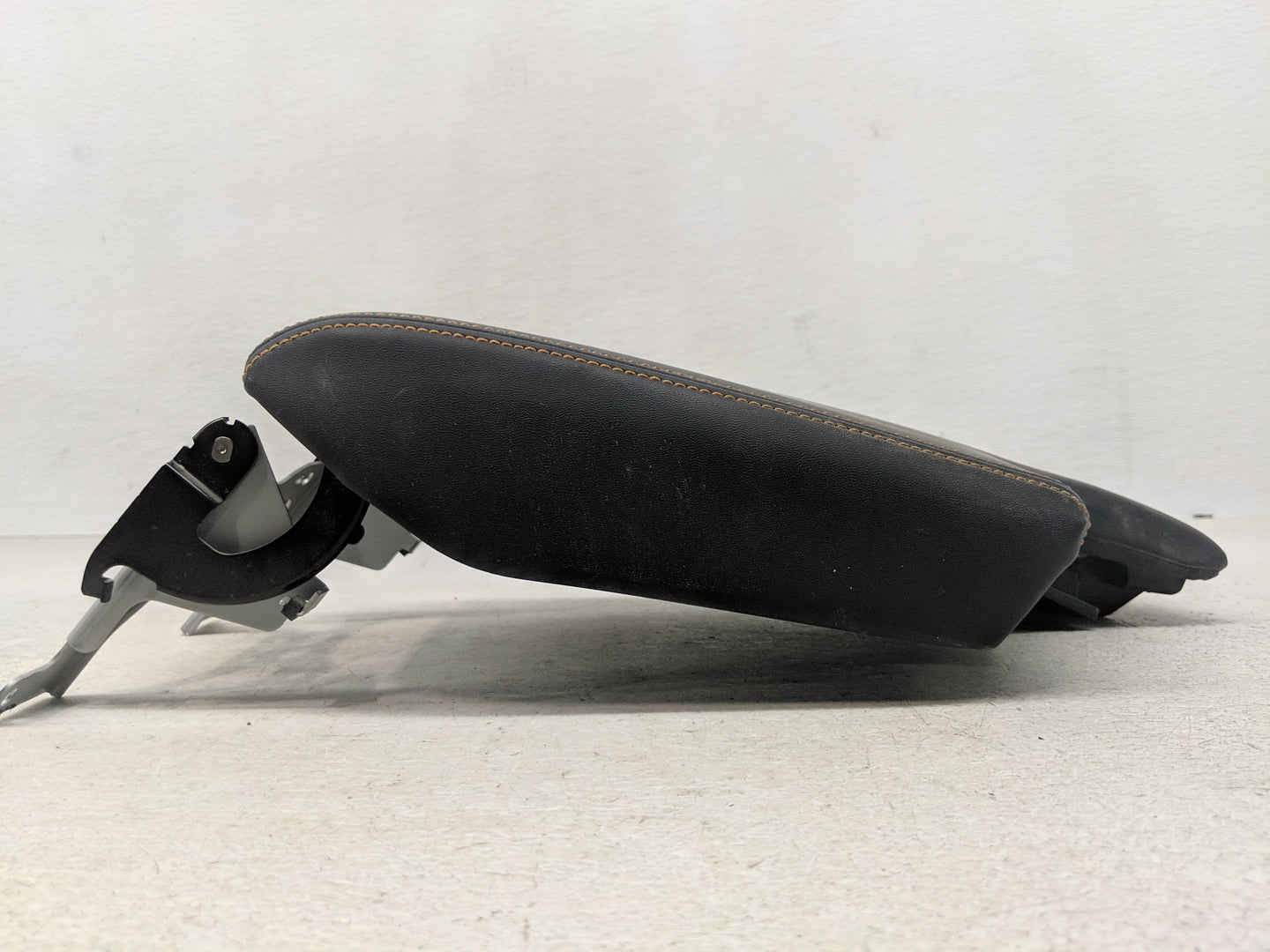 2019 Subaru Xv Center Console Armrest Cover Lid Fits OEM Used Auto Parts - Oemusedautoparts1.com