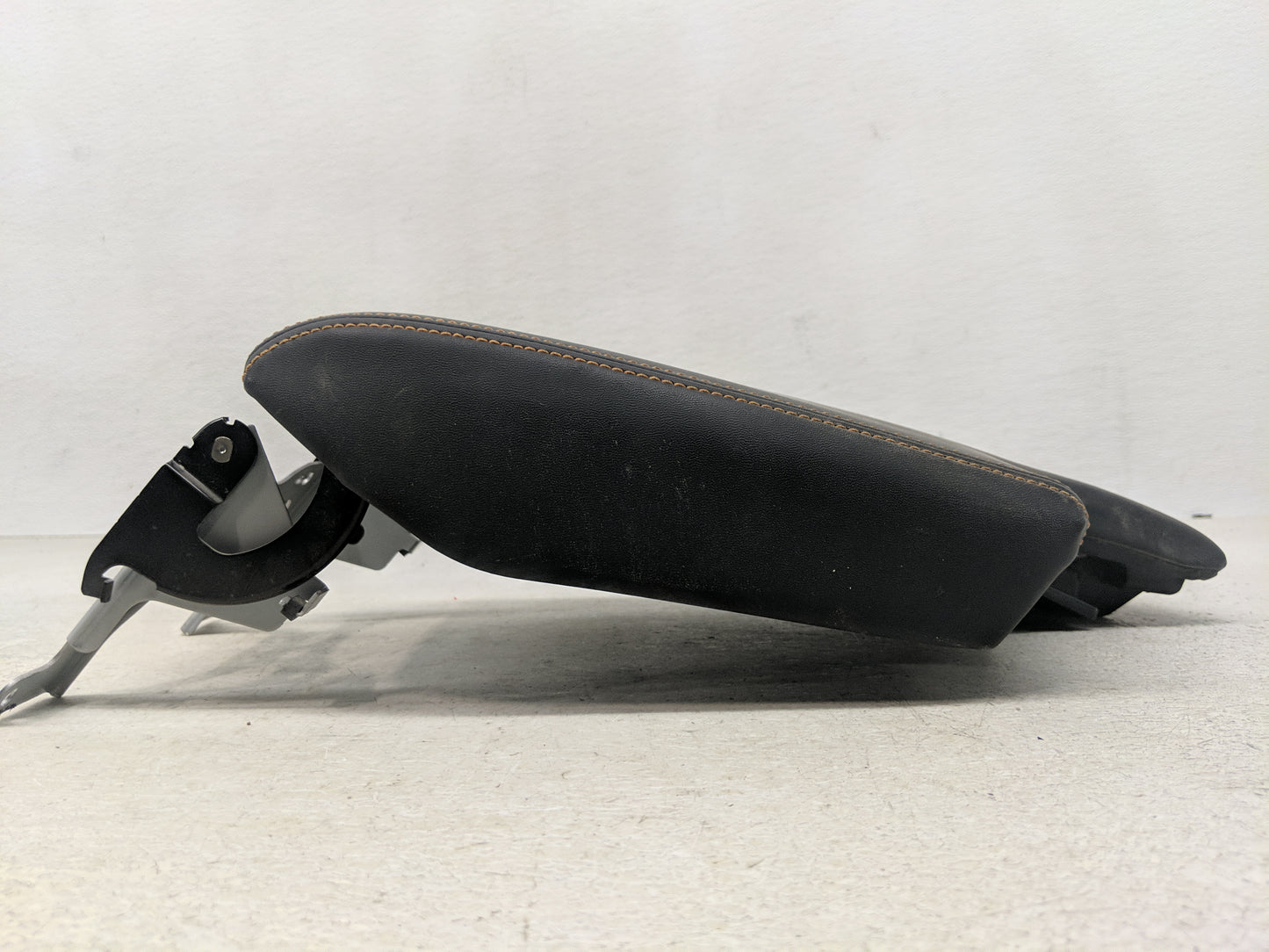 2019 Subaru Xv Center Console Armrest Cover Lid Fits OEM Used Auto Parts - Oemusedautoparts1.com