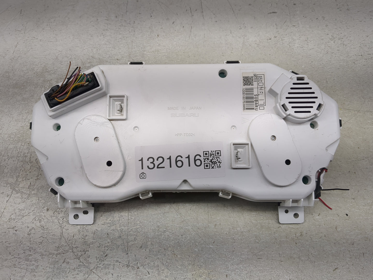 2019 Subaru Xv Instrument Cluster Speedometer Gauges P/N:85004FL170 Fits OEM Used Auto Parts - Oemusedautoparts1.com