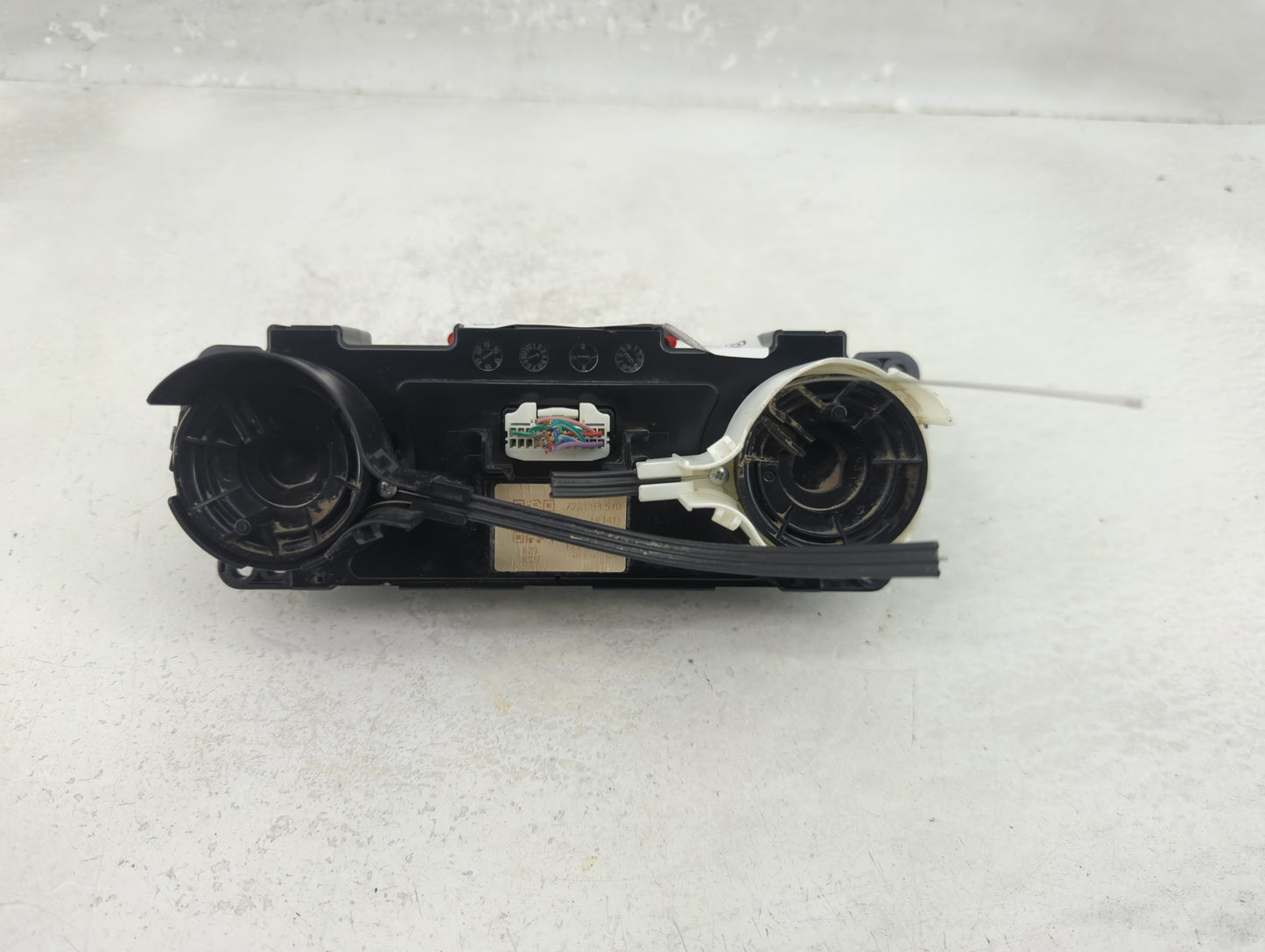 2019 Subaru Xv Climate Control Module Temperature AC/Heater Replacement P/N:72311FL510 Fits OEM Used Auto Parts - Oemusedaut