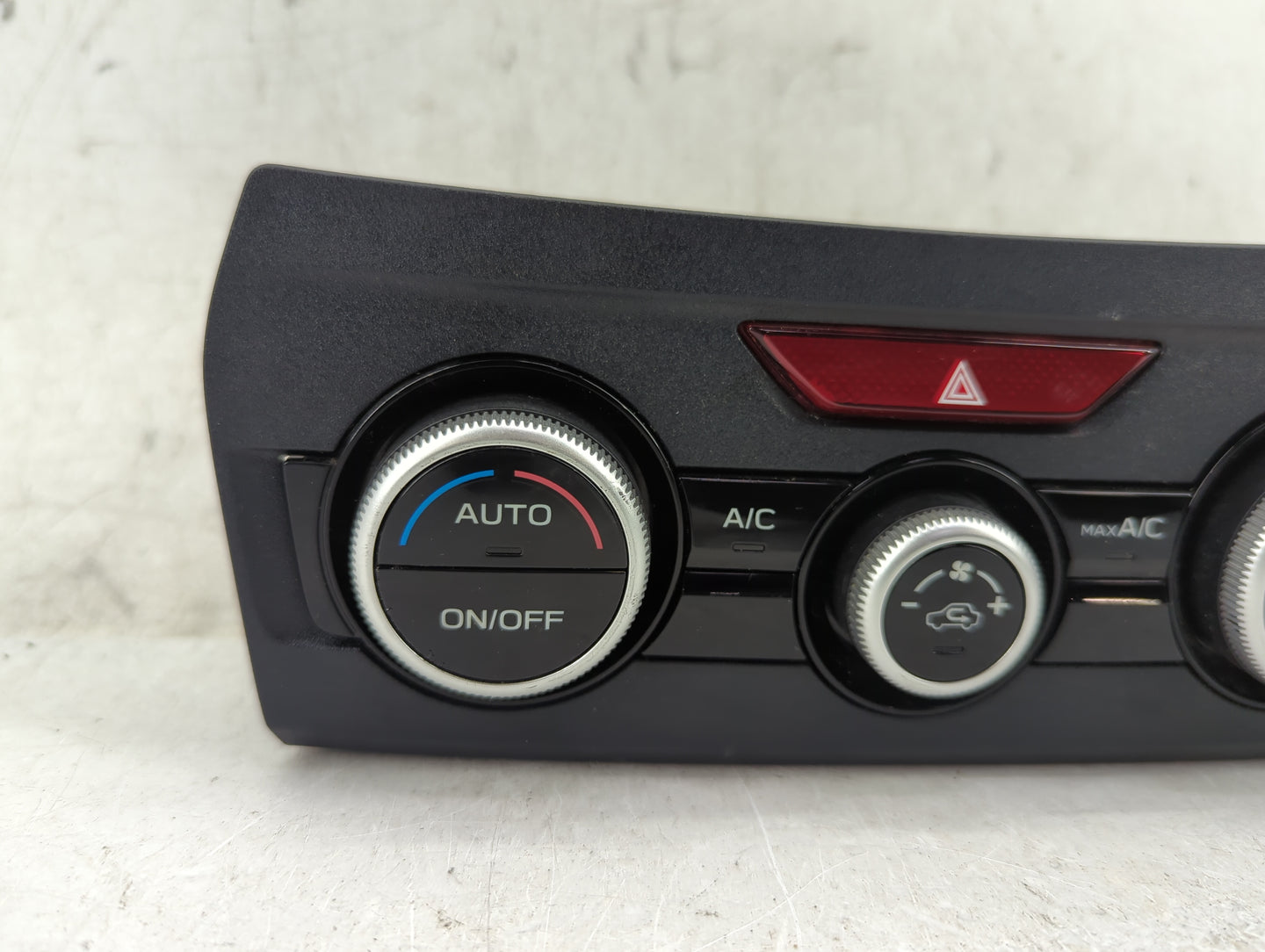 2019 Subaru Xv Climate Control Module Temperature AC/Heater Replacement P/N:237050-2760 72311FL730 Fits OEM Used Auto Parts 