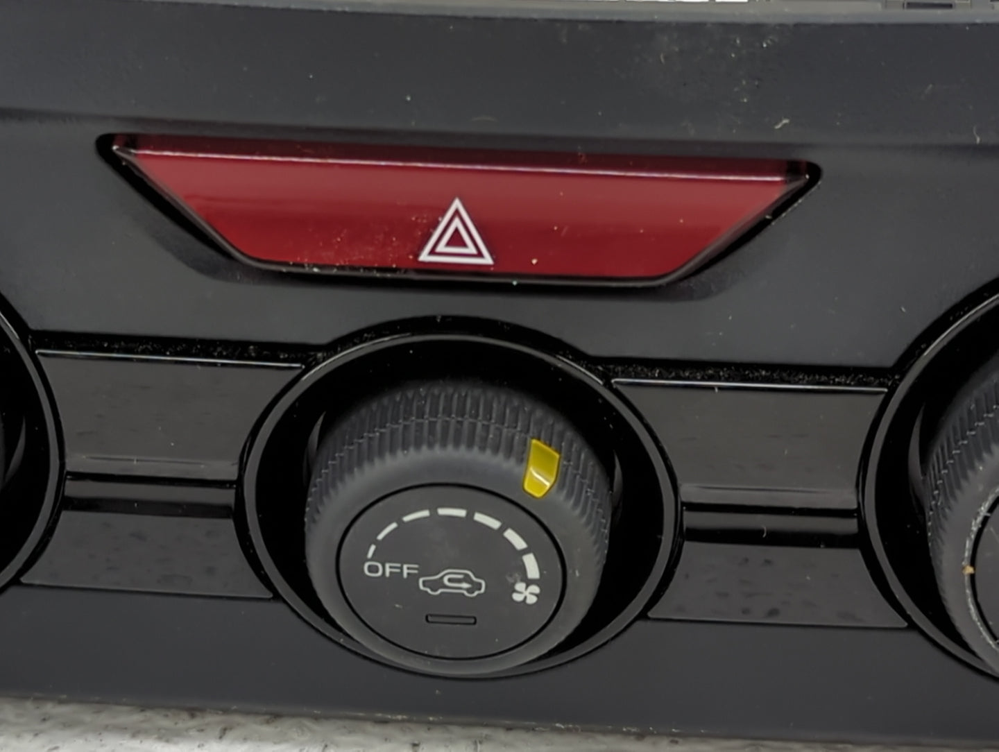 2019 Subaru Xv Climate Control Module Temperature AC/Heater Replacement P/N:72311FL510 Fits OEM Used Auto Parts - Oemusedaut