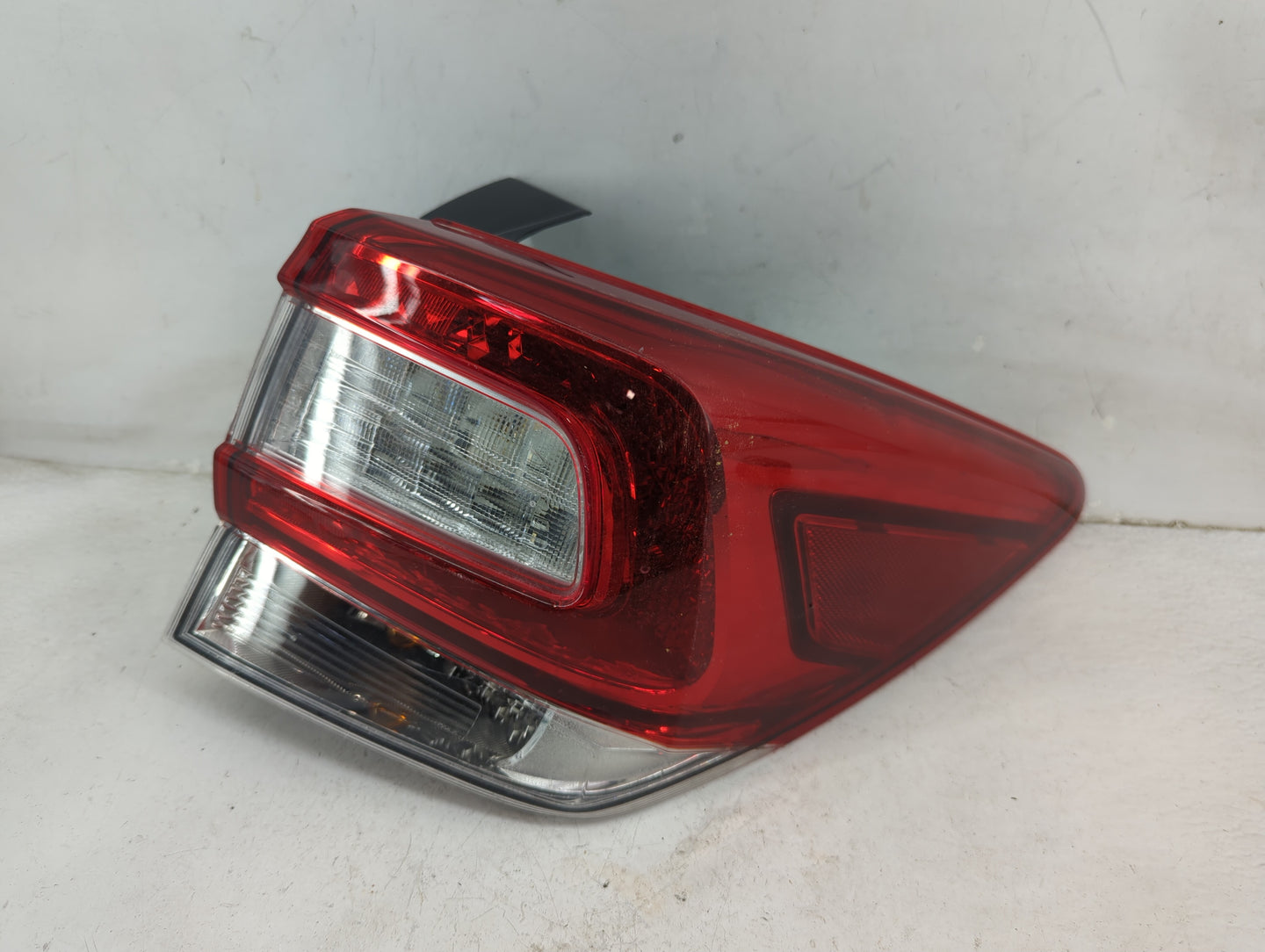 2019 Subaru Xv Tail Light Assembly Passenger Right OEM P/N:84201-FL02A Fits OEM Used Auto Parts - Oemusedautoparts1.com
