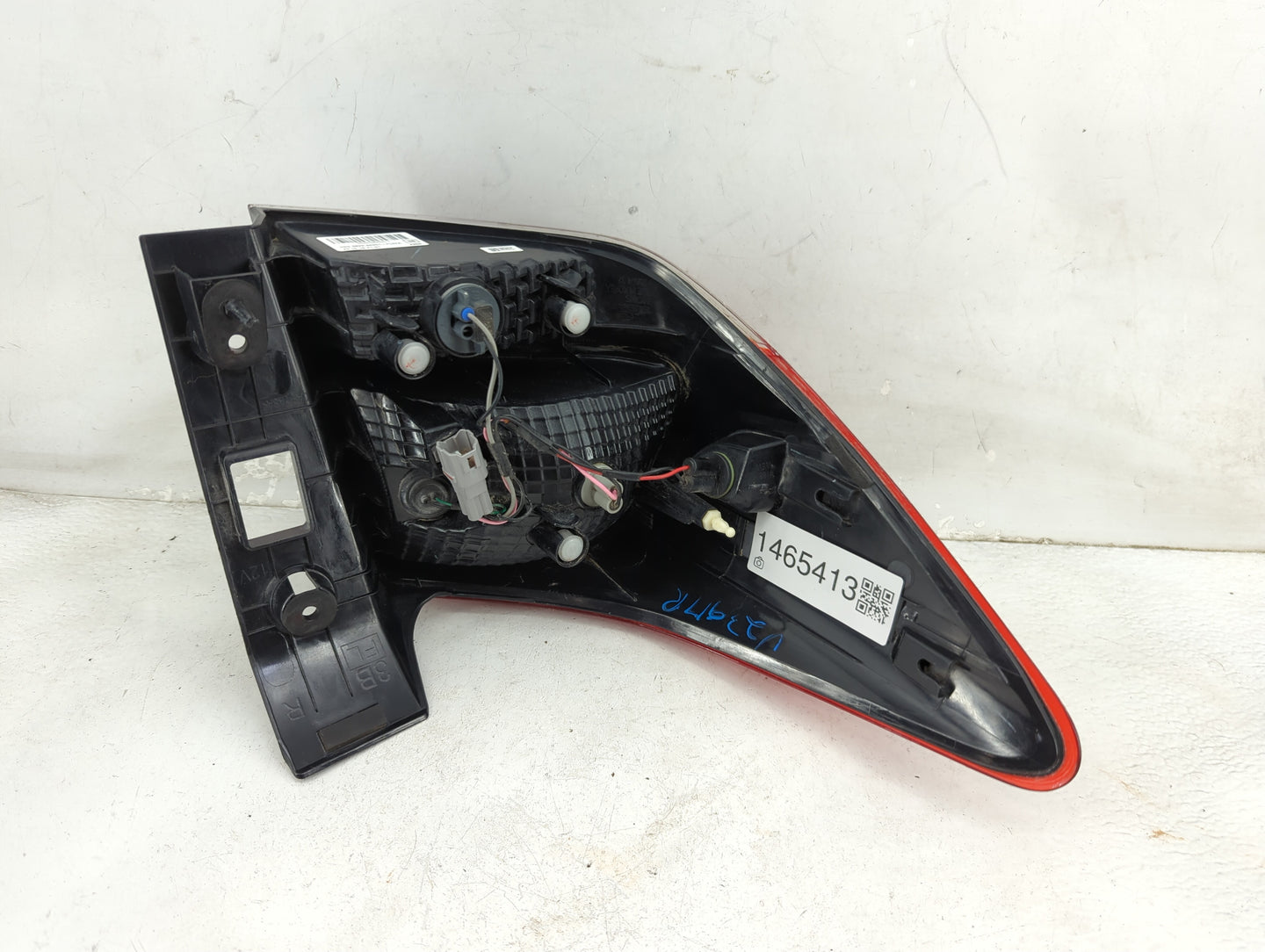 2019 Subaru Xv Tail Light Assembly Passenger Right OEM P/N:84201-FL02A Fits OEM Used Auto Parts - Oemusedautoparts1.com