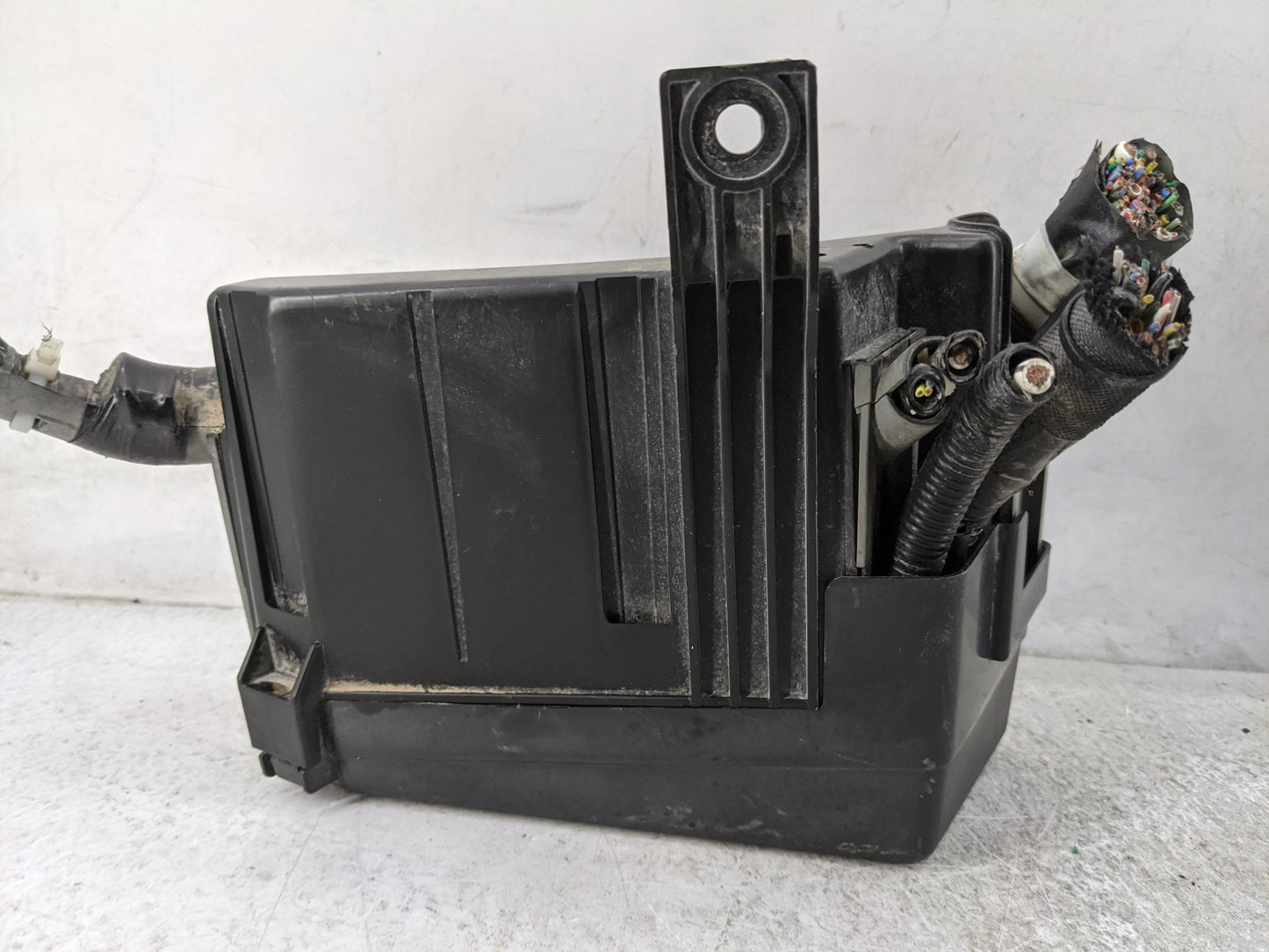 2019 Subaru Xv Fusebox Fuse Box Panel Relay Module P/N:MB504104B Fits OEM Used Auto Parts - Oemusedautoparts1.com
