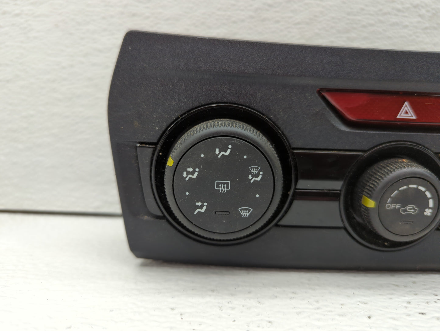 2019 Subaru Xv Climate Control Module Temperature AC/Heater Replacement P/N:72311FL500 Fits OEM Used Auto Parts - Oemusedaut