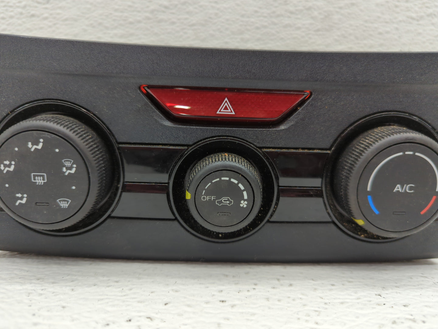 2019 Subaru Xv Climate Control Module Temperature AC/Heater Replacement P/N:72311FL500 Fits OEM Used Auto Parts - Oemusedaut
