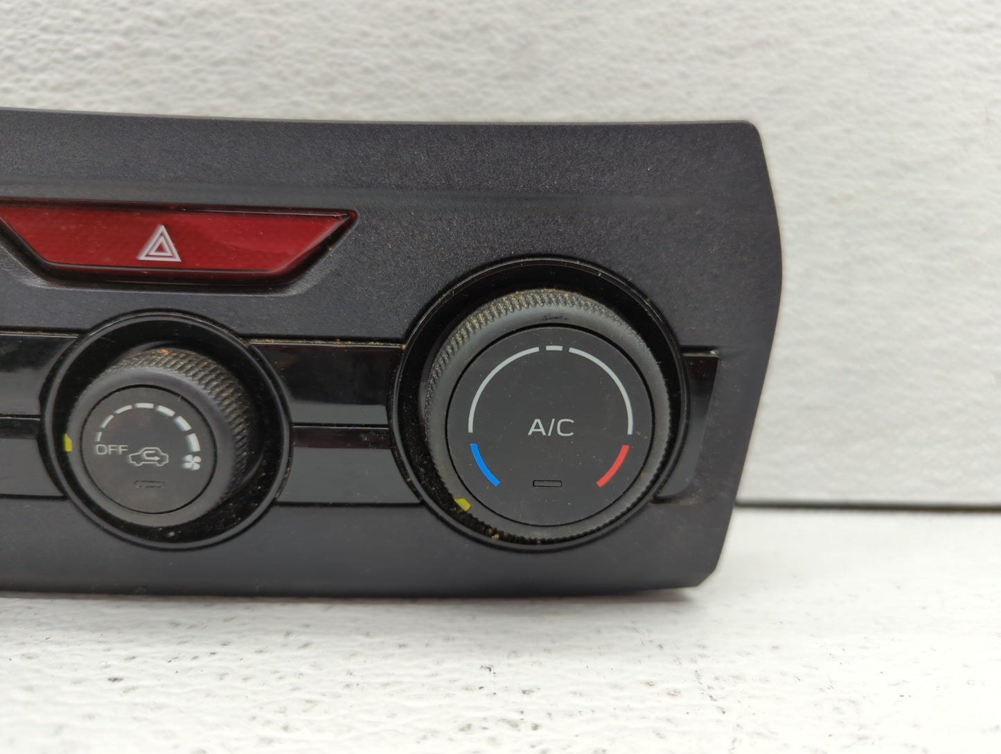 2019 Subaru Xv Climate Control Module Temperature AC/Heater Replacement P/N:72311FL500 Fits OEM Used Auto Parts - Oemusedaut