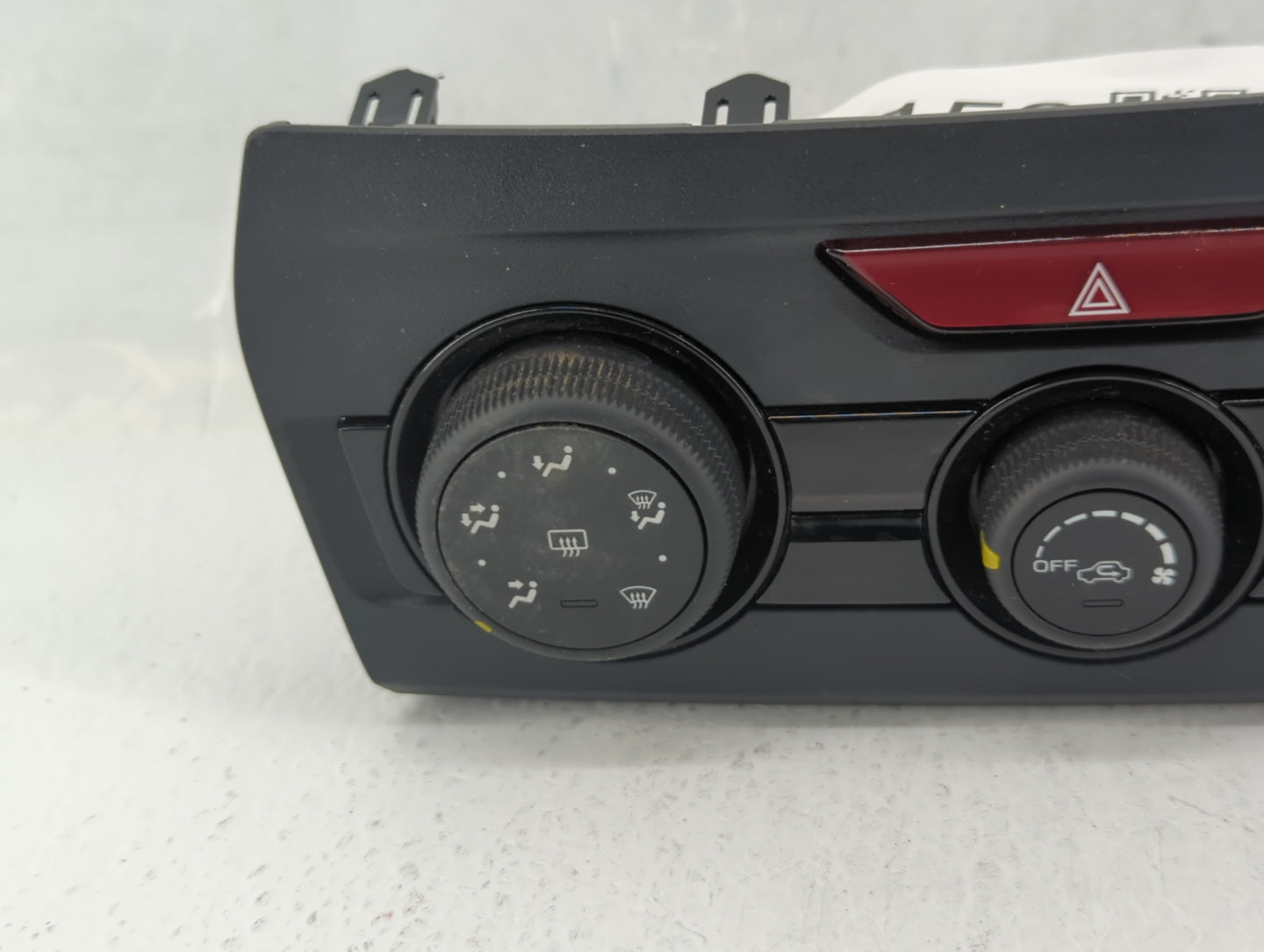 2019 Subaru Xv Climate Control Module Temperature AC/Heater Replacement P/N:72311FL500 Fits OEM Used Auto Parts - Oemusedaut