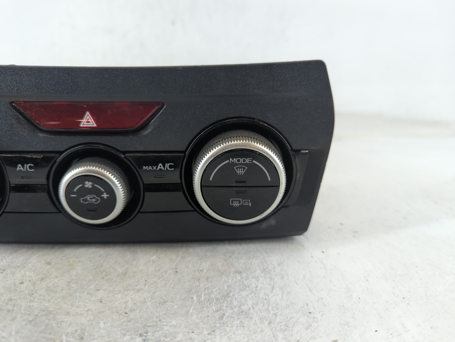 2019 Subaru Xv Climate Control Module Temperature AC/Heater Replacement P/N:72311FL730 Fits OEM Used Auto Parts - Oemusedaut
