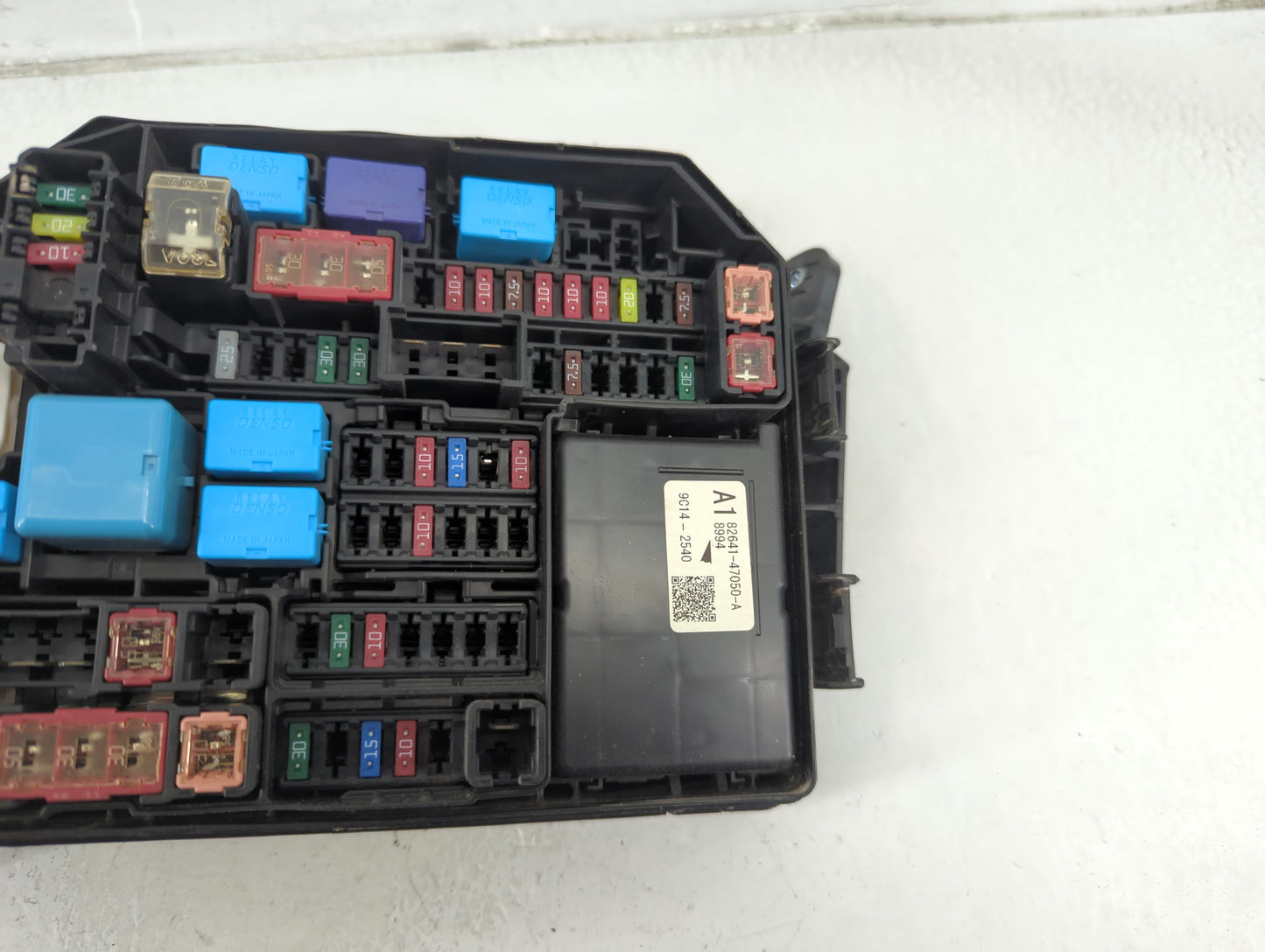 2018-2022 Toyota C-Hr Fusebox Fuse Box Panel Relay Module P/N:5553 YA1 Fits Fits 2018 2019 2020 2021 2022 OEM Used Auto Part