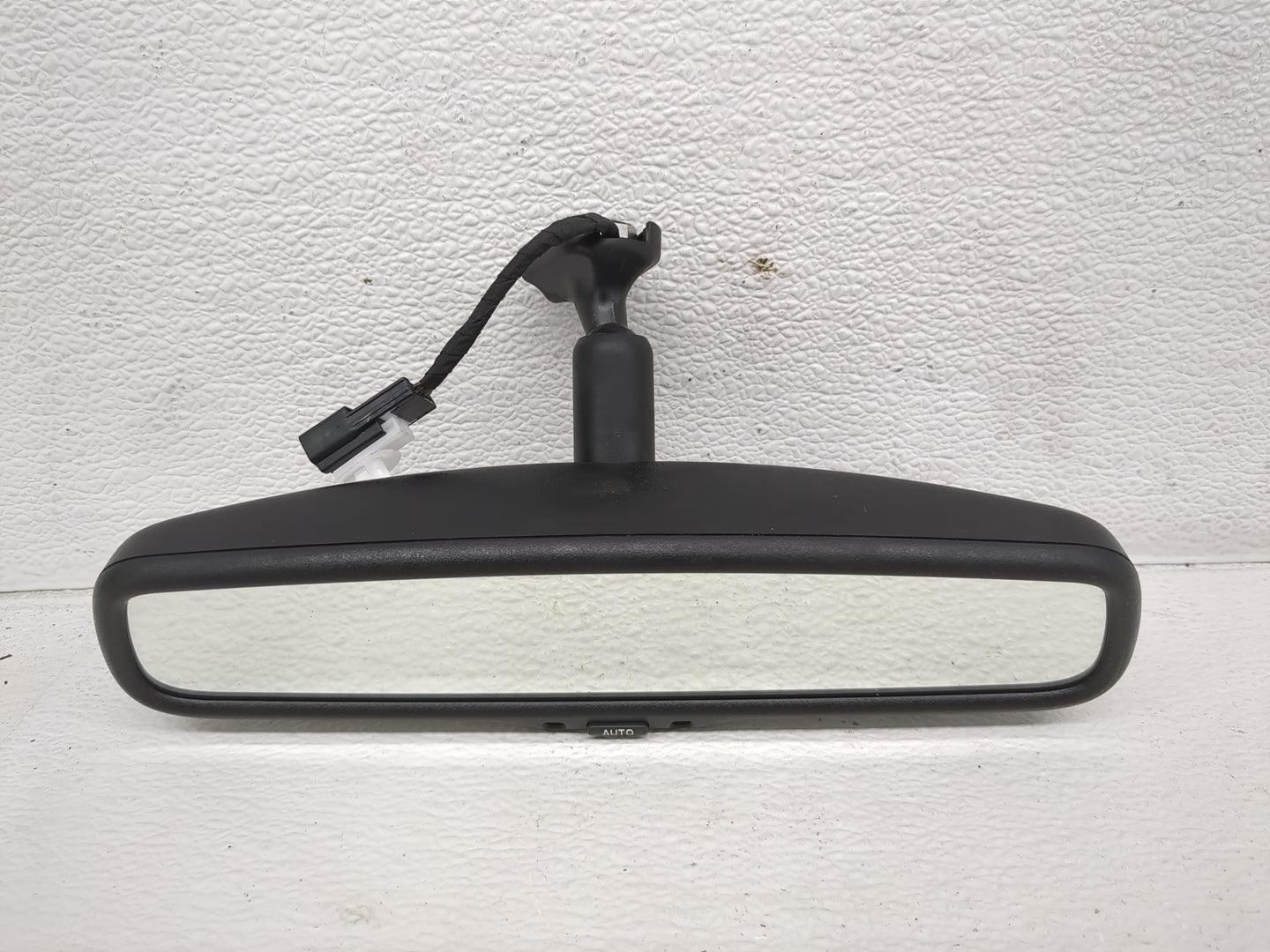 2019-2020 Toyota C-Hr Interior Rear View Mirror Replacement OEM P/N:E11046004 Fits Fits 2019 2020 OEM Used Auto Parts - Oemu