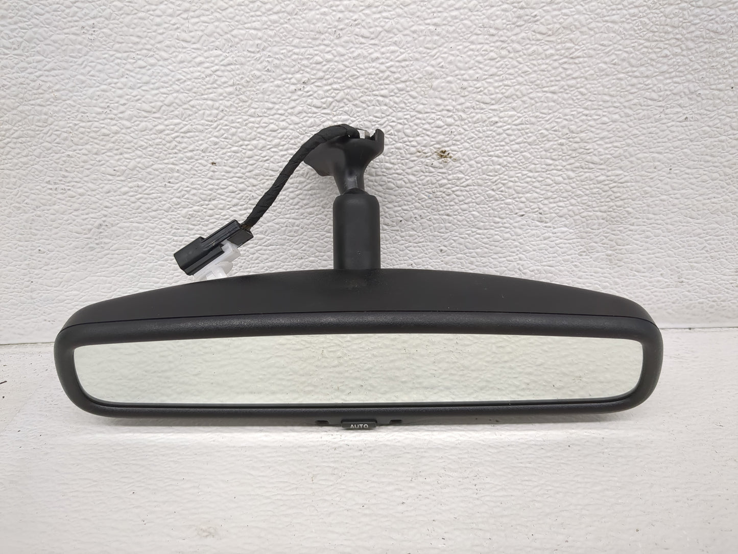 2019-2020 Toyota C-Hr Interior Rear View Mirror Replacement OEM P/N:E11046004 Fits Fits 2019 2020 OEM Used Auto Parts - Oemu