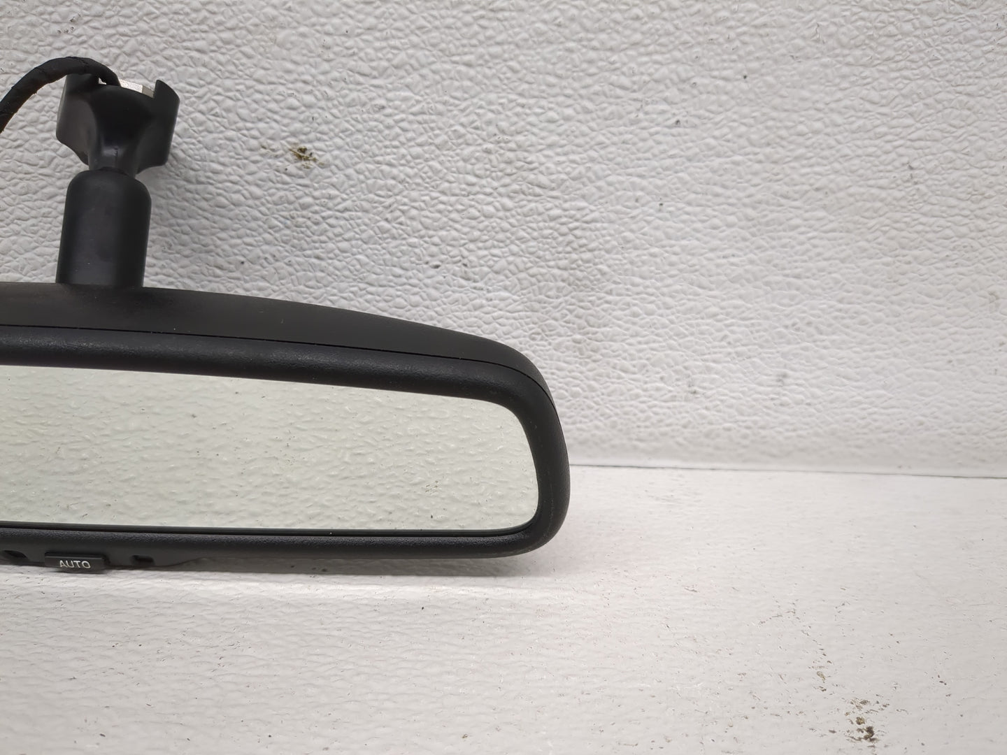 2019-2020 Toyota C-Hr Interior Rear View Mirror Replacement OEM P/N:E11046004 Fits Fits 2019 2020 OEM Used Auto Parts - Oemu