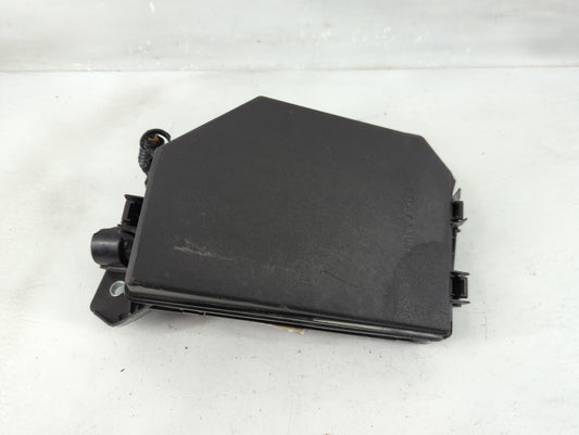 2018-2022 Toyota C-Hr Fusebox Fuse Box Panel Relay Module P/N:82662-F4060 Fits Fits 2018 2019 2020 2021 2022 OEM Used Auto P