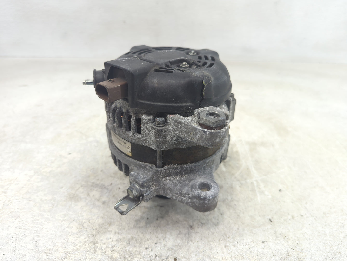 2018-2022 Toyota C-Hr Alternator Replacement Generator Charging Assembly Engine OEM P/N:27060-37250 Fits OEM Used Auto Parts