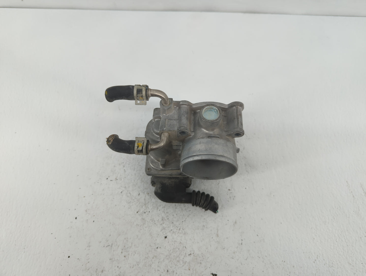 2019 Toyota C-Hr Throttle Body P/N:22030-0T130 22030-37040 Fits Fits 2013 2014 OEM Used Auto Parts - Oemusedautoparts1.com