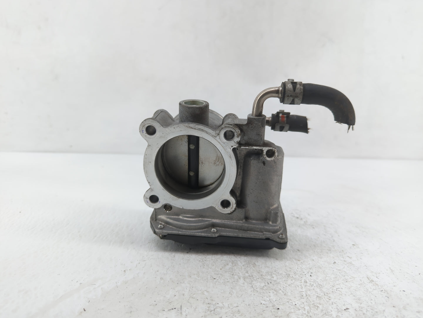 2019 Toyota C-Hr Throttle Body P/N:22030-0T130 22030-37040 Fits Fits 2013 2014 OEM Used Auto Parts - Oemusedautoparts1.com