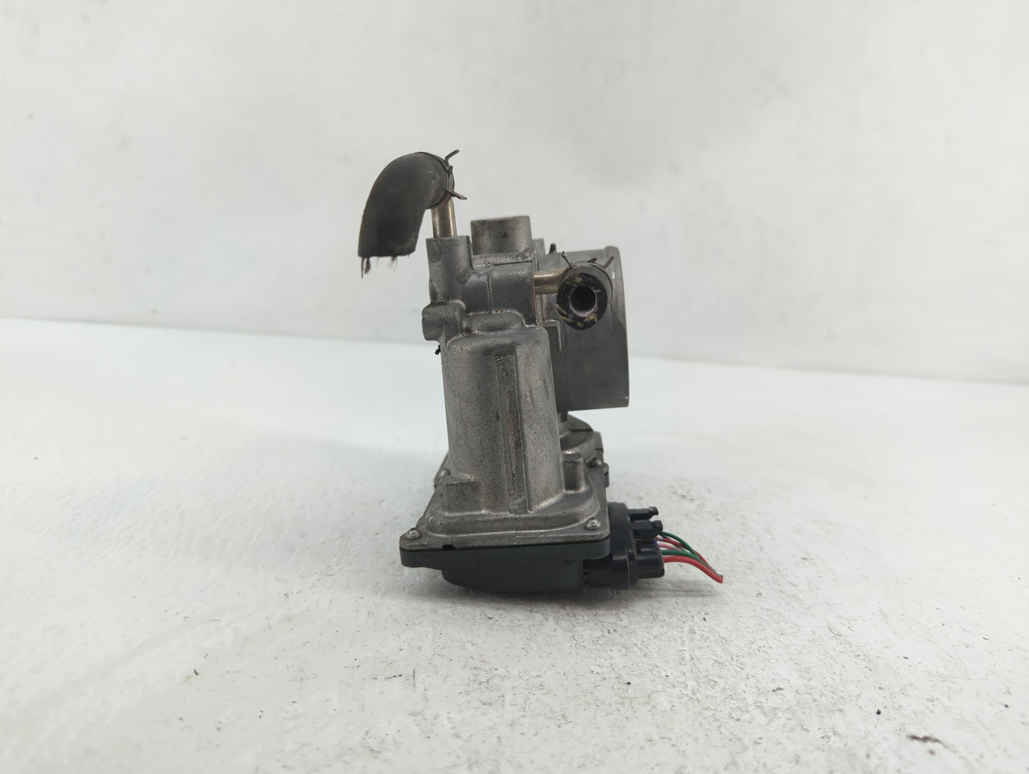 2019 Toyota C-Hr Throttle Body P/N:22030-0T130 22030-37040 Fits Fits 2013 2014 OEM Used Auto Parts - Oemusedautoparts1.com