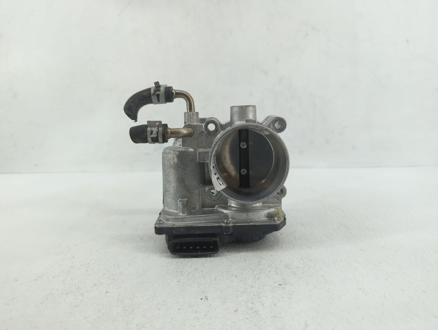 2019 Toyota C-Hr Throttle Body P/N:22030-0T130 22030-37040 Fits Fits 2013 2014 OEM Used Auto Parts - Oemusedautoparts1.com