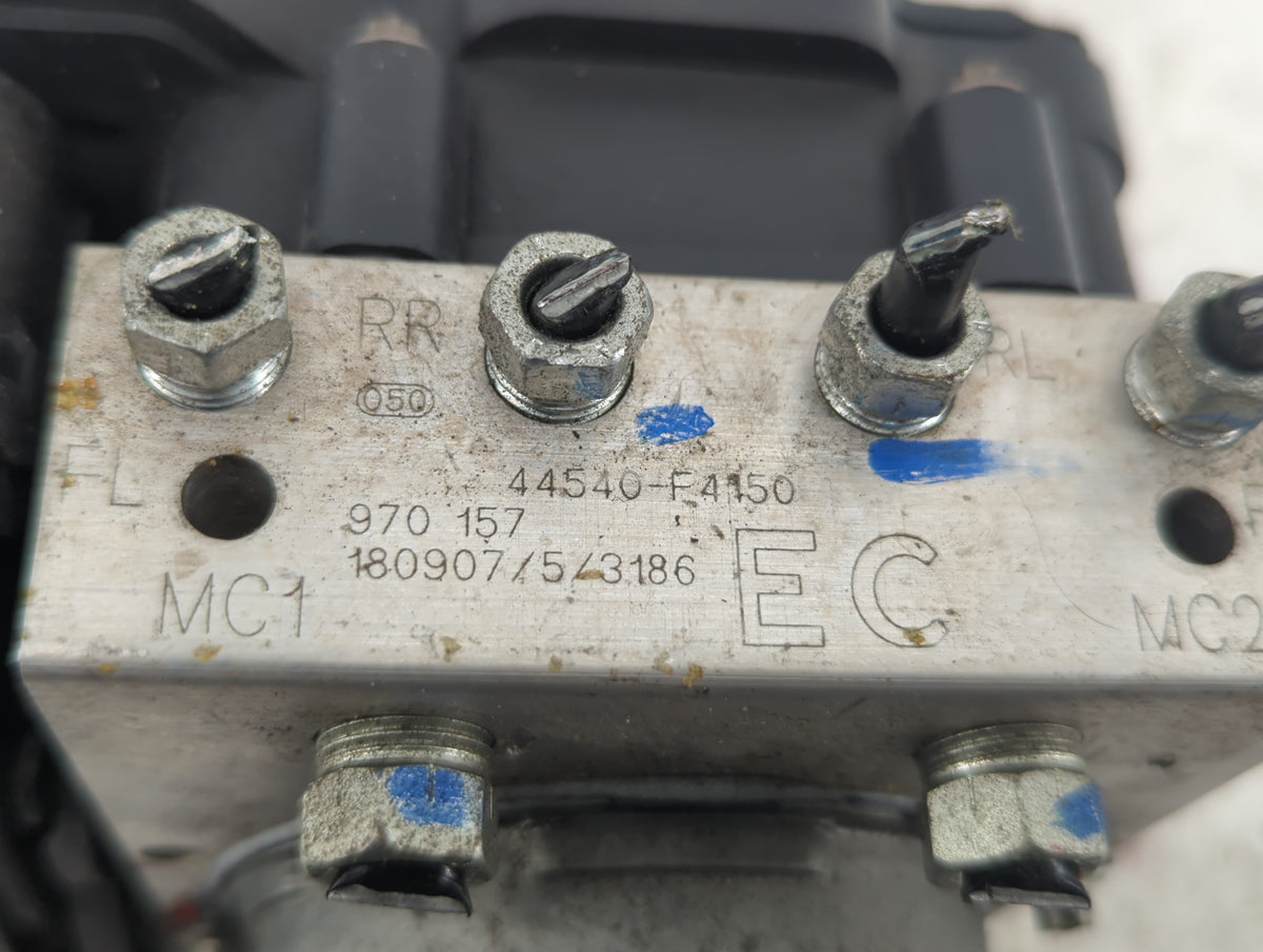 2019 Toyota C-Hr Anti-Lock Brake ABS Pump Module Actuator OEM P/N:2265106539 44540-F4150 Fits OEM Used Auto Parts - Oemuseda
