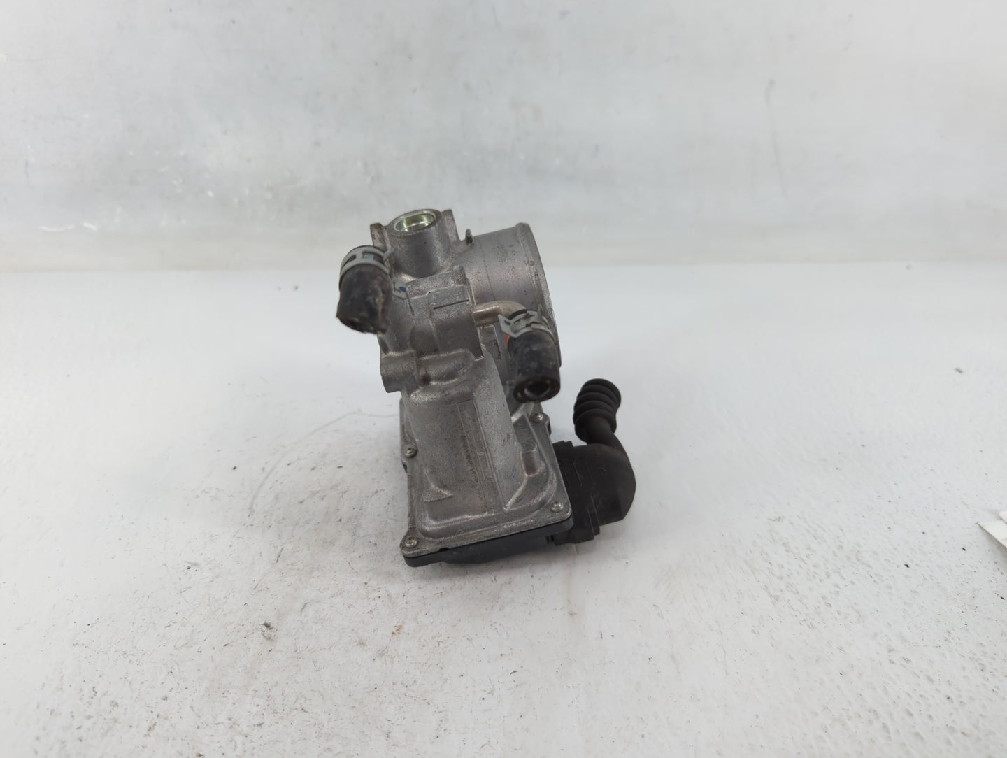 2018-2022 Toyota C-Hr Throttle Body P/N:22030-37040 Fits Fits 2013 2014 2018 2019 2020 2021 2022 OEM Used Auto Parts - Oemus