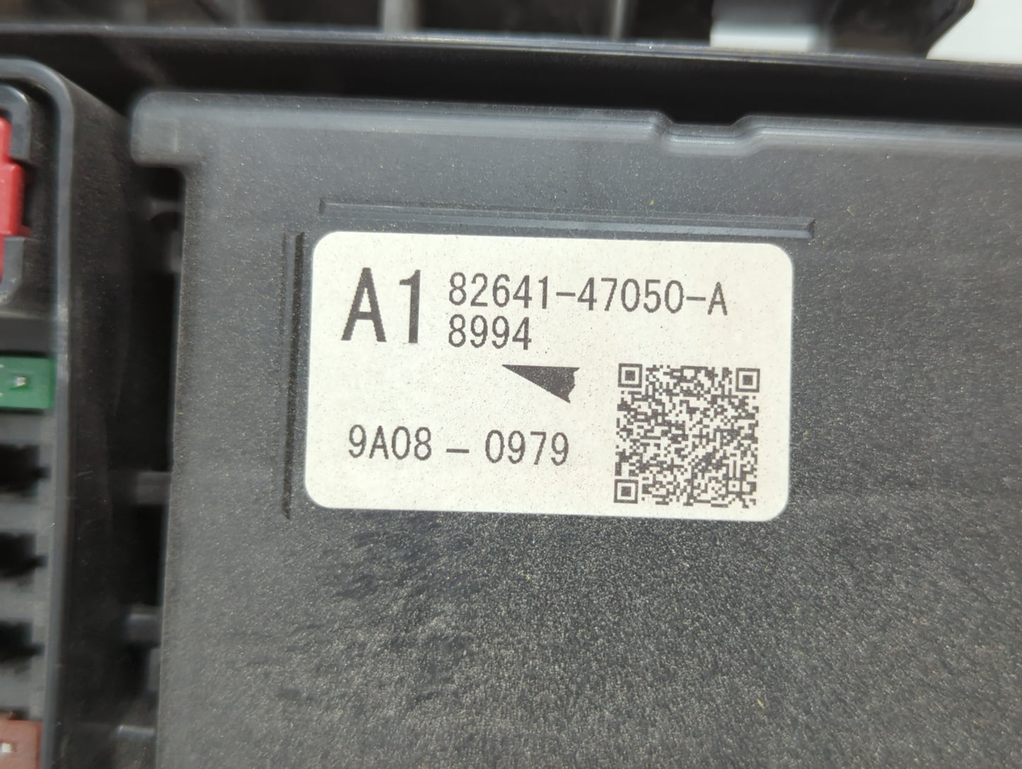 2018-2022 Toyota C-Hr Fusebox Fuse Box Panel Relay Module P/N:82641-47050-A Fits Fits 2018 2019 2020 2021 2022 OEM Used Auto