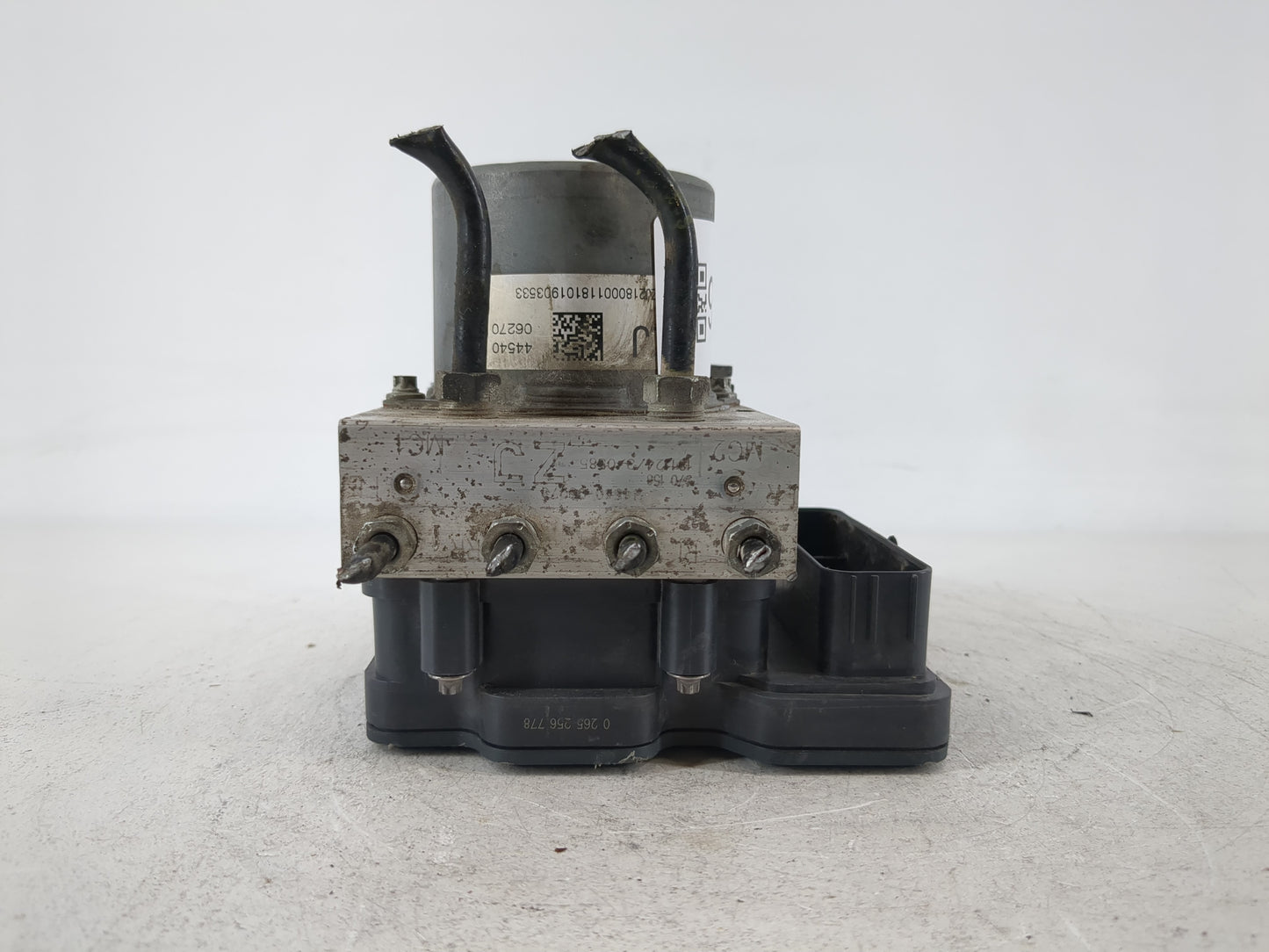 2018-2020 Toyota Camry ABS Pump Control Module Replacement P/N:44540 06270 Fits Fits 2018 2019 2020 OEM Used Auto Parts - Oe