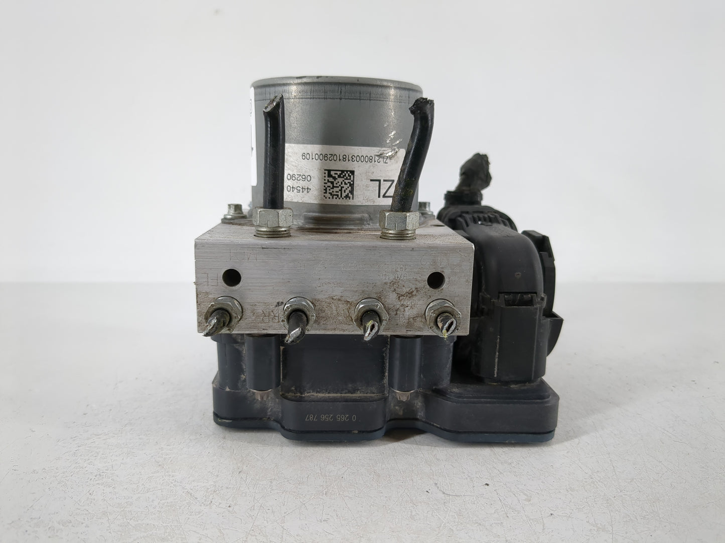 2018-2020 Toyota Camry ABS Pump Control Module Replacement P/N:44540 06290 Fits Fits 2018 2019 2020 OEM Used Auto Parts - Oe