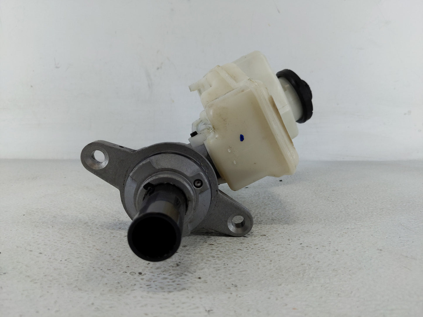 2018-2022 Toyota Camry Brake Master Cylinder - Oemusedautoparts1.com