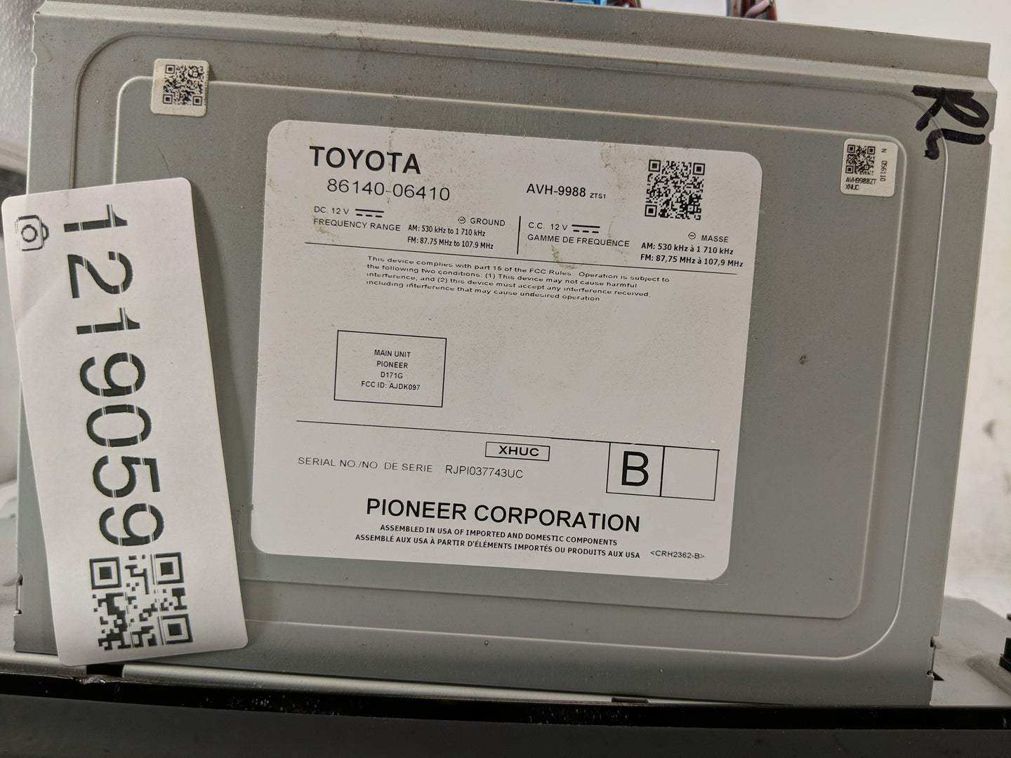 2019-2020 Toyota Camry Radio AM FM Cd Player Receiver Replacement P/N:86140-06410 Fits Fits 2019 2020 OEM Used Auto Parts - 