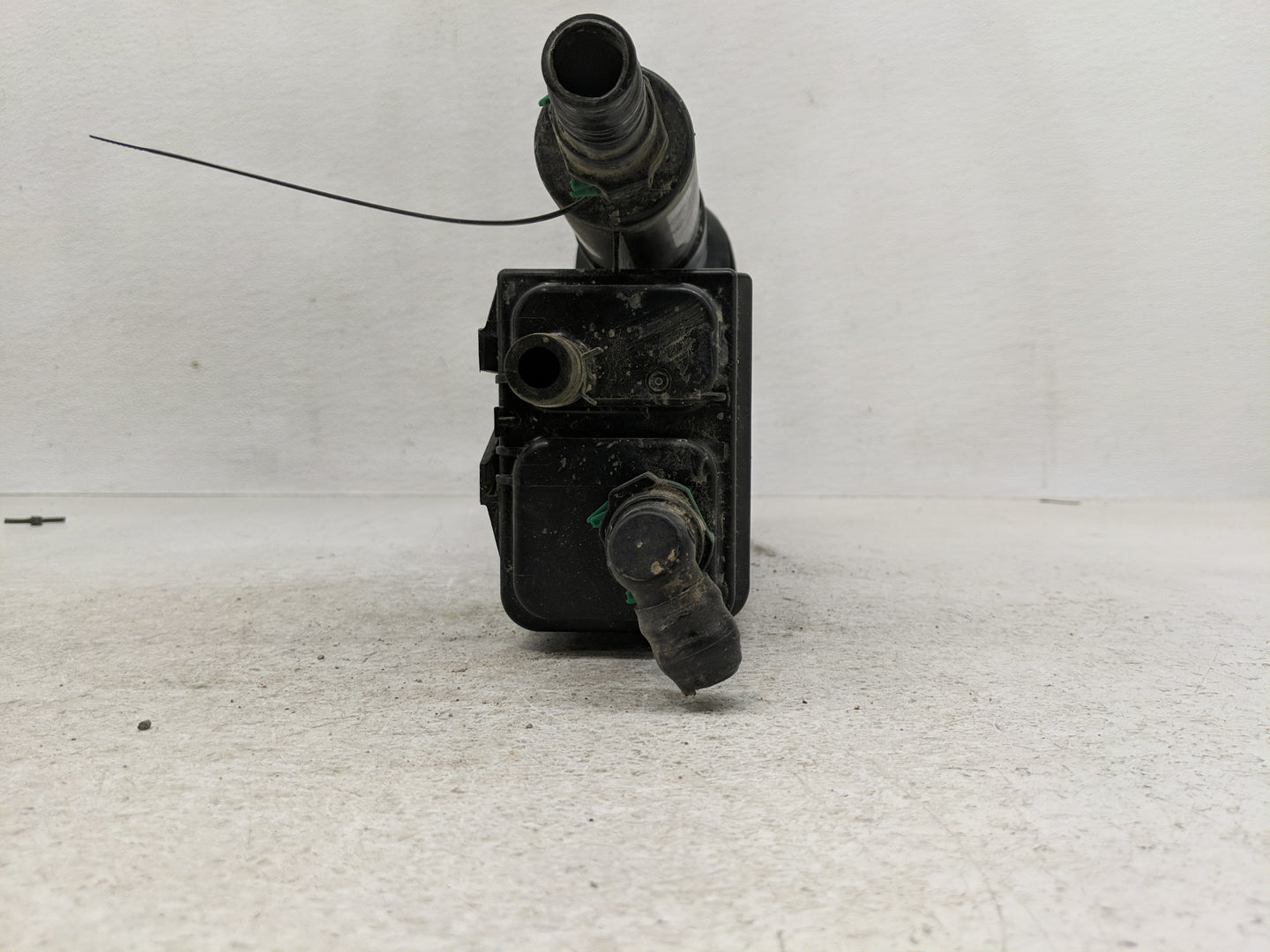 2019 Toyota Camry Fuel Vapor Charcoal Canister 1261184 - Oemusedautoparts1.com