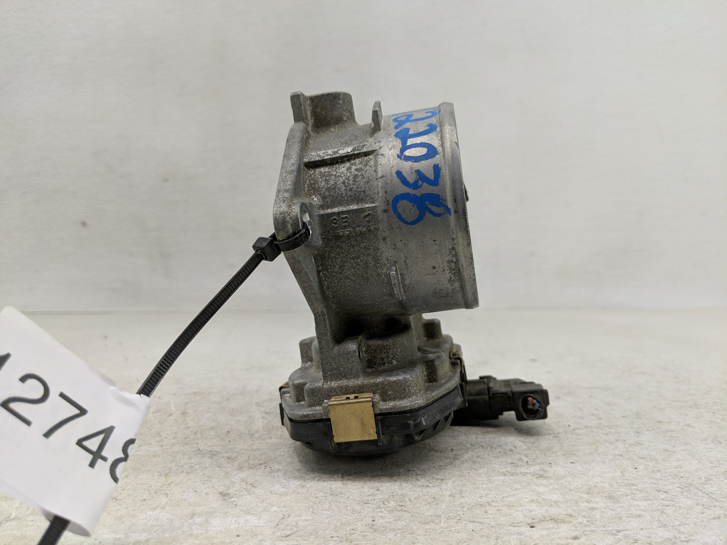 2018-2022 Toyota Camry Throttle Body P/N:22030-F0010 Fits Fits 2018 2019 2020 2021 2022 OEM Used Auto Parts - Oemusedautopar