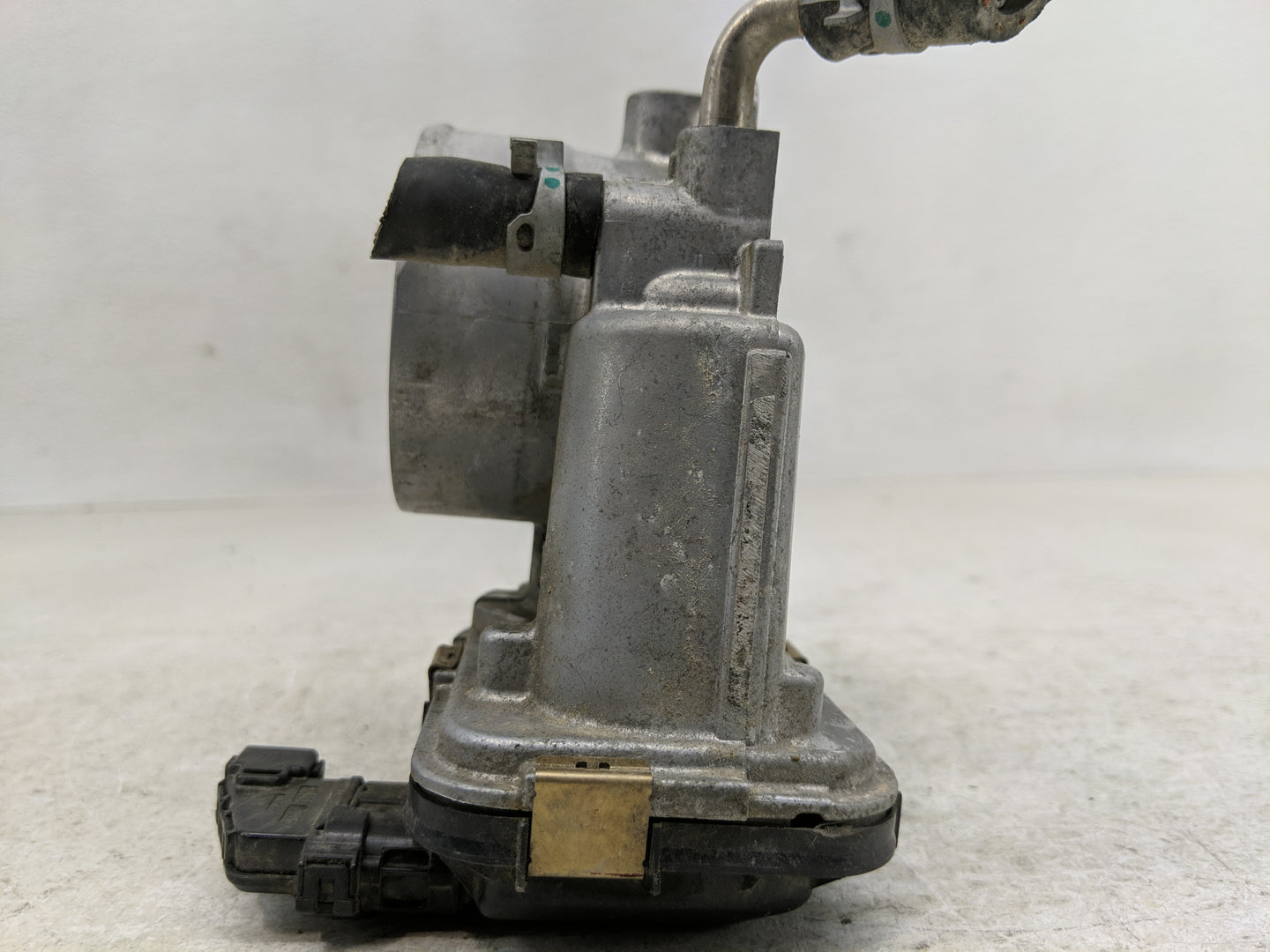 2018-2022 Toyota Camry Throttle Body P/N:22030-F0010 Fits Fits 2018 2019 2020 2021 2022 OEM Used Auto Parts - Oemusedautopar