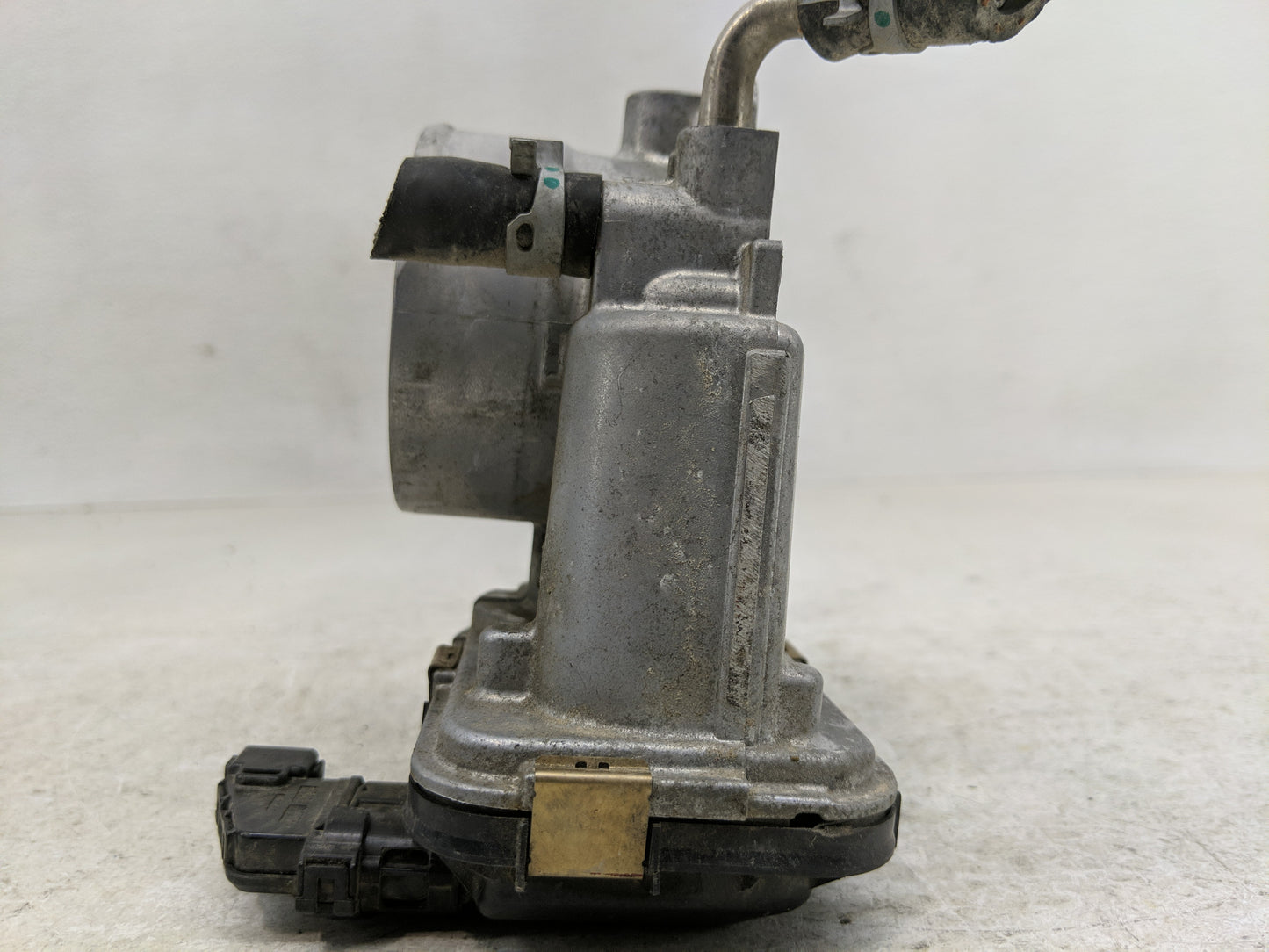 2018-2022 Toyota Camry Throttle Body P/N:22030-F0010 Fits Fits 2018 2019 2020 2021 2022 OEM Used Auto Parts - Oemusedautopar