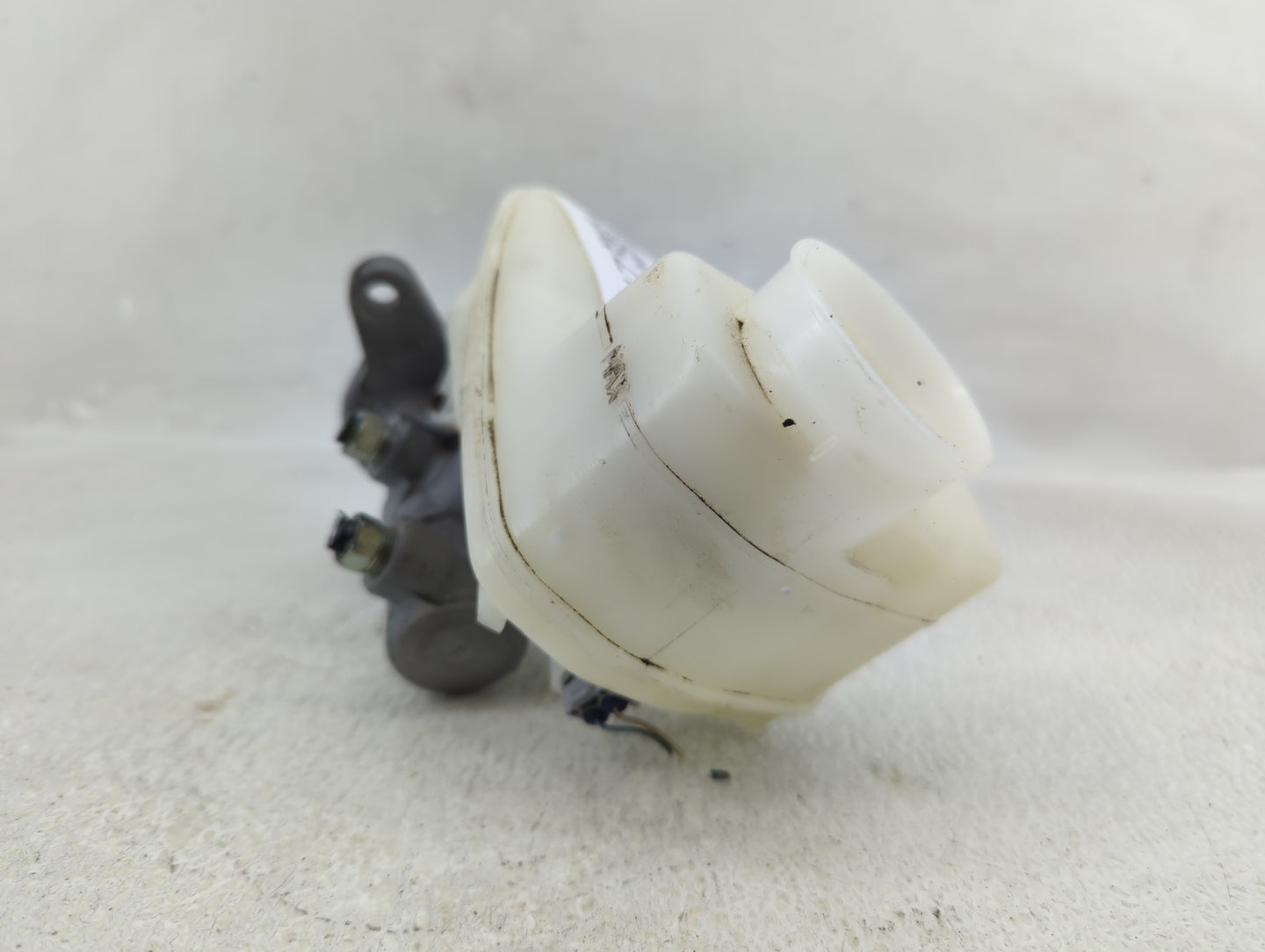 2018-2022 Toyota Camry Brake Master Cylinder 1290547 - Oemusedautoparts1.com