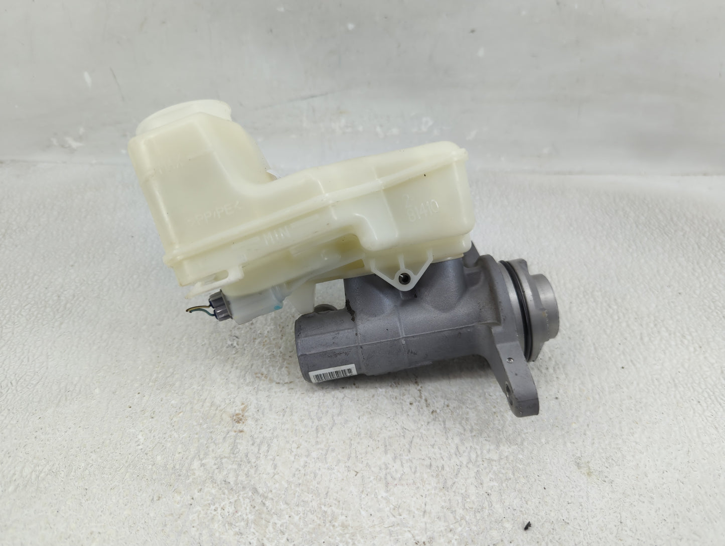 2018-2022 Toyota Camry Brake Master Cylinder 1290547 - Oemusedautoparts1.com