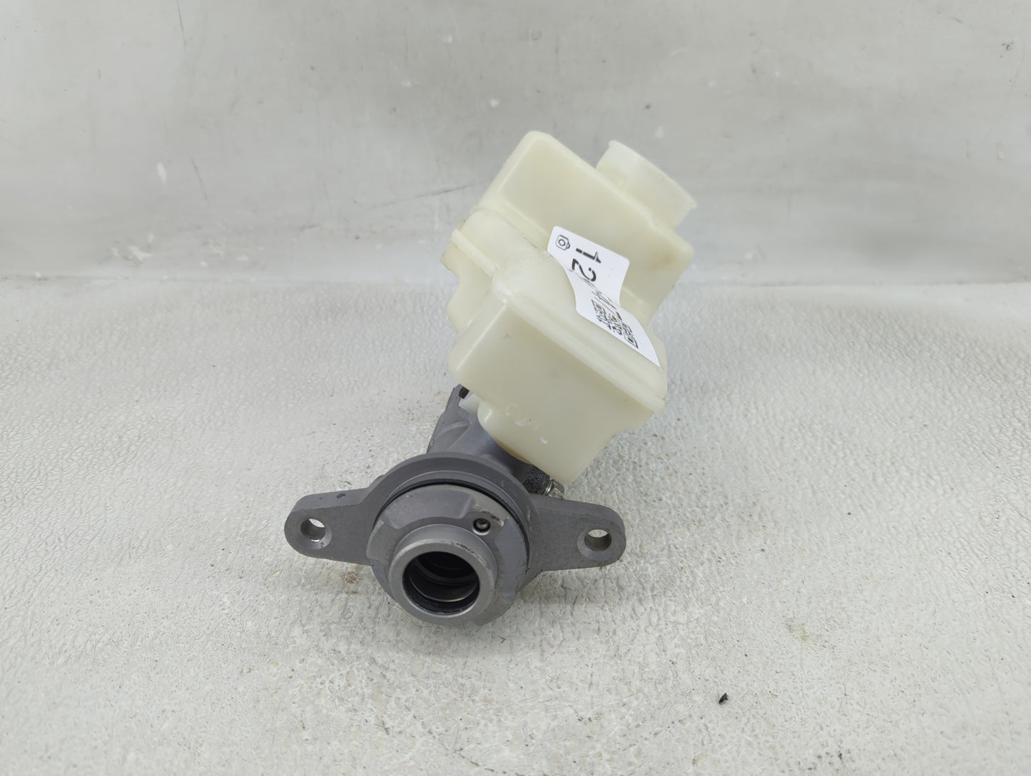 2018-2022 Toyota Camry Brake Master Cylinder 1290547 - Oemusedautoparts1.com