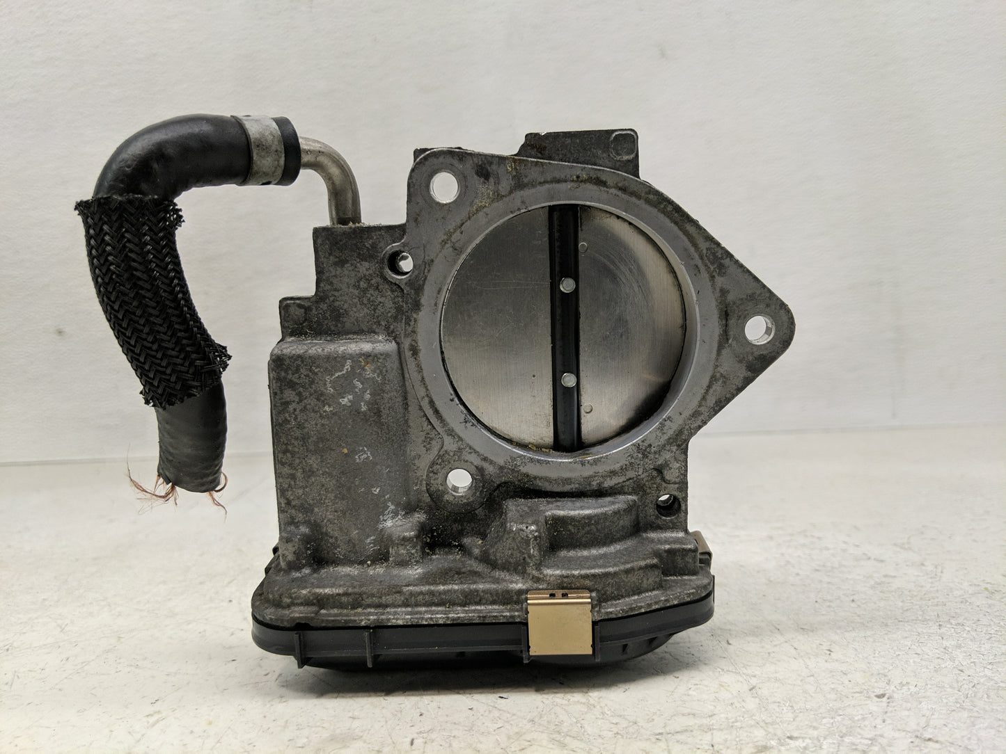 2018-2022 Toyota Camry Throttle Body P/N:22030-F0010 Fits Fits 2018 2019 2020 2021 2022 OEM Used Auto Parts - Oemusedautopar