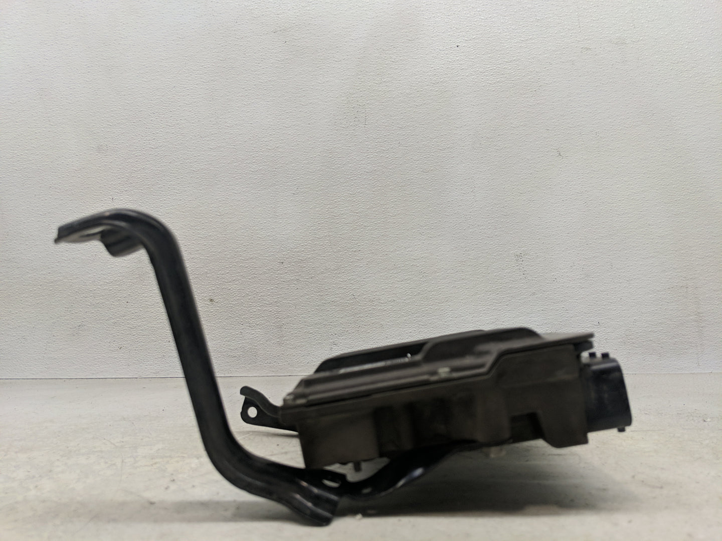 2019 Toyota Camry PCM Engine Control Computer ECU ECM PCU OEM P/N:89661 0X582 Fits OEM Used Auto Parts - Oemusedautoparts1.c