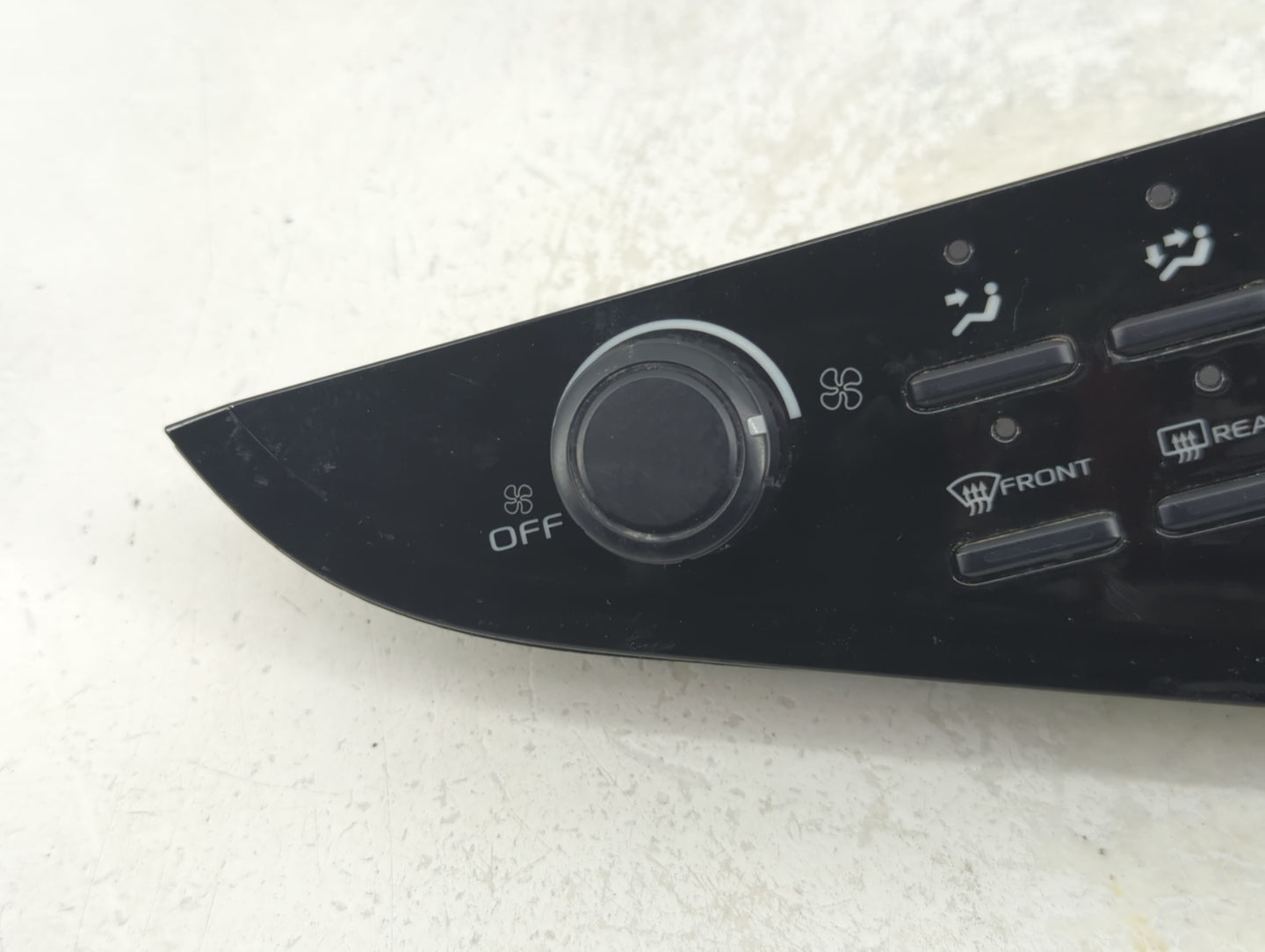 2018-2019 Toyota Camry Climate Control Module Temperature AC/Heater Replacement P/N:55900-33L00 Fits Fits 2018 2019 OEM Used
