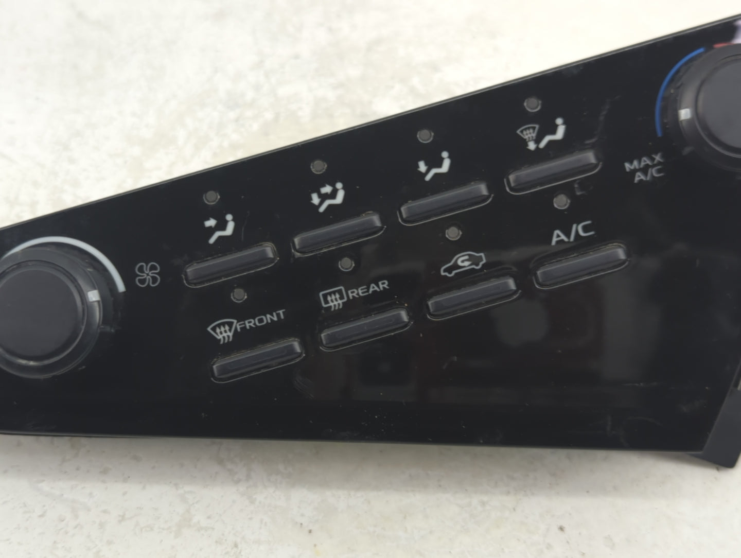 2018-2019 Toyota Camry Climate Control Module Temperature AC/Heater Replacement P/N:55900-33L00 Fits Fits 2018 2019 OEM Used