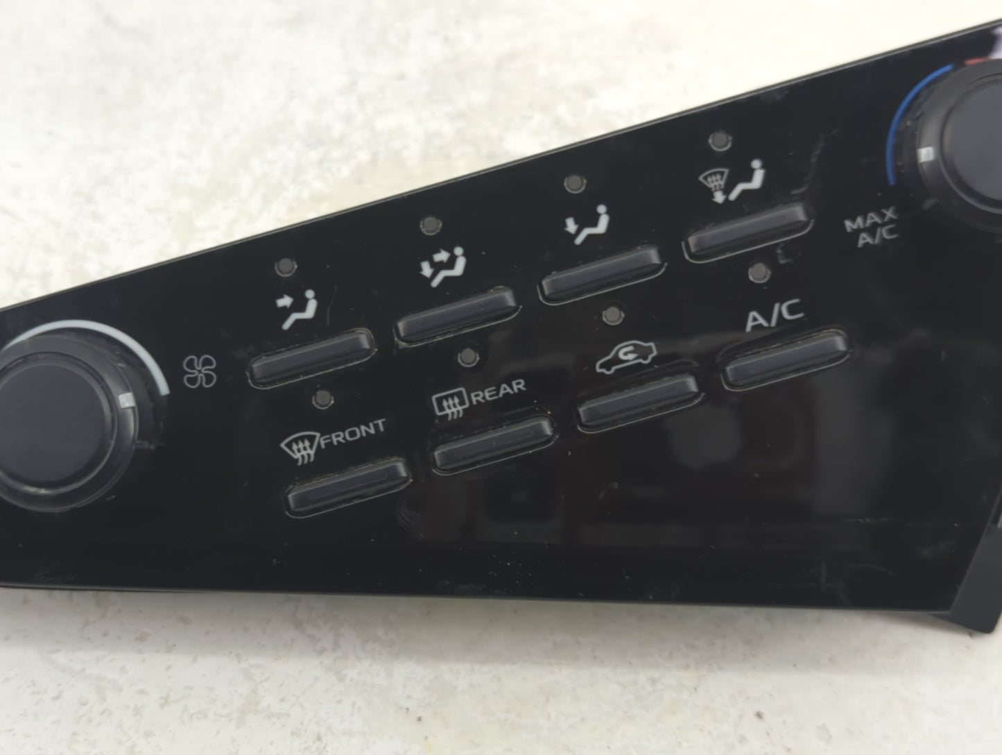 2018-2019 Toyota Camry Climate Control Module Temperature AC/Heater Replacement P/N:55900-33L00 Fits Fits 2018 2019 OEM Used